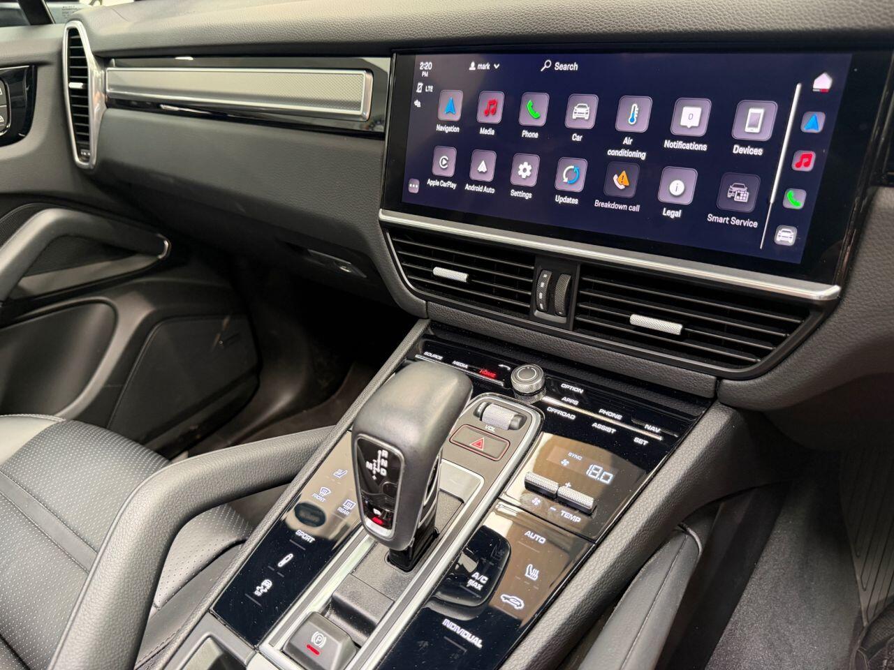Porsche Cayenne view 16