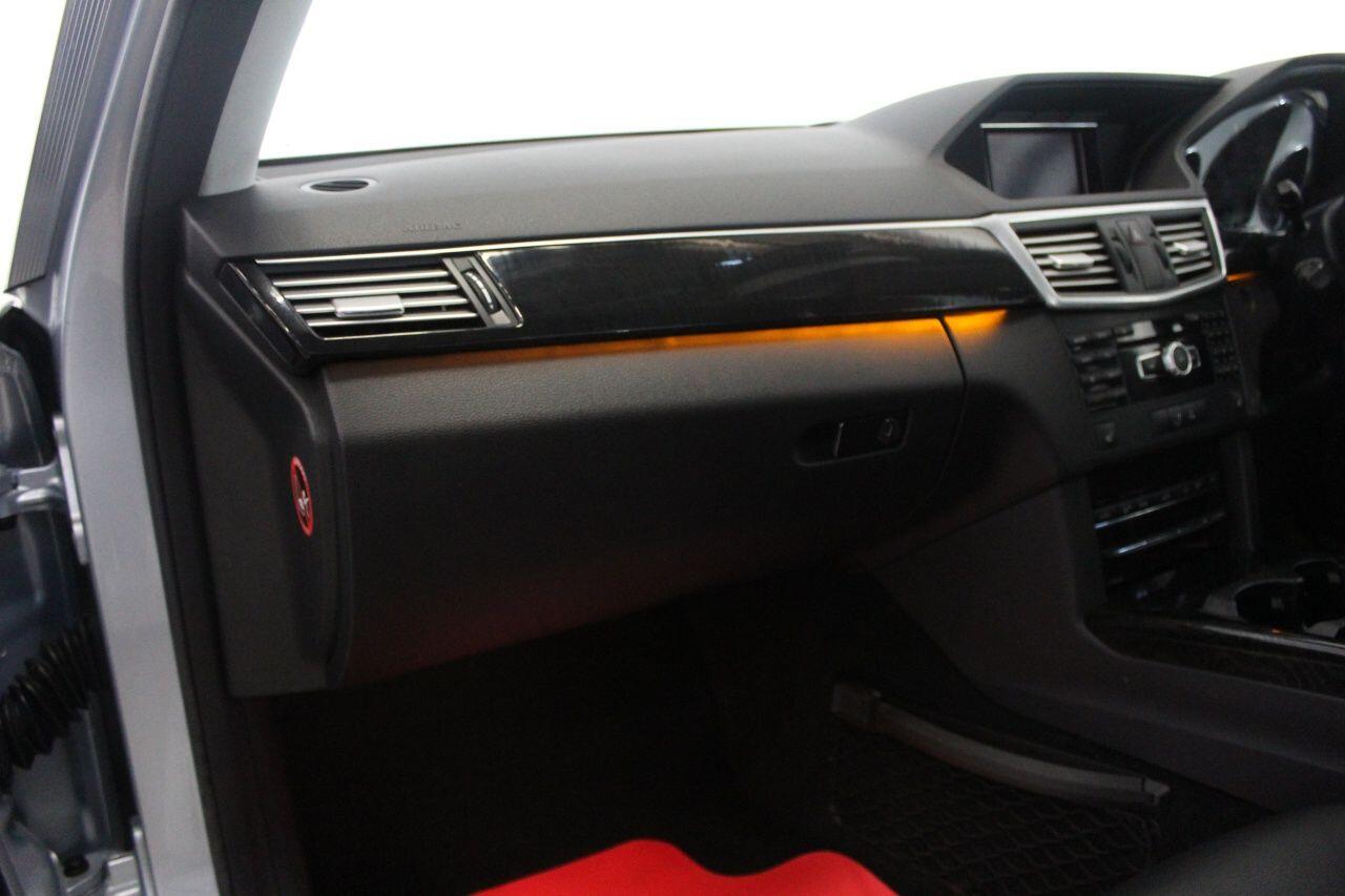 Mercedes-Benz E-Class view 31