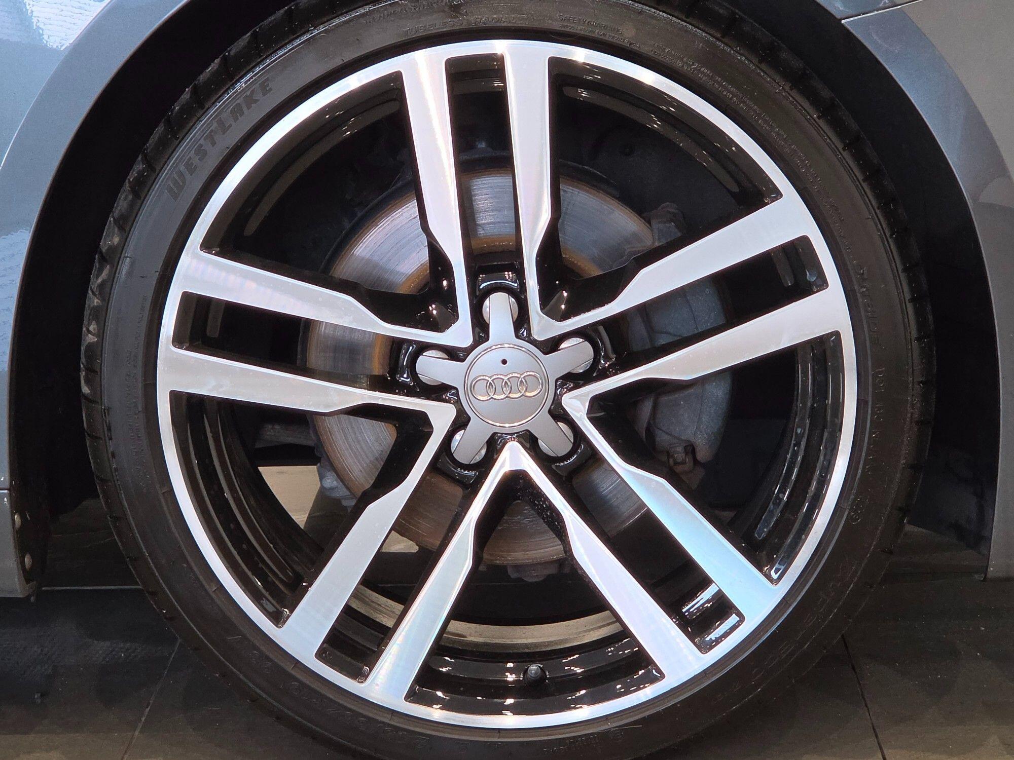 Audi TT view 6