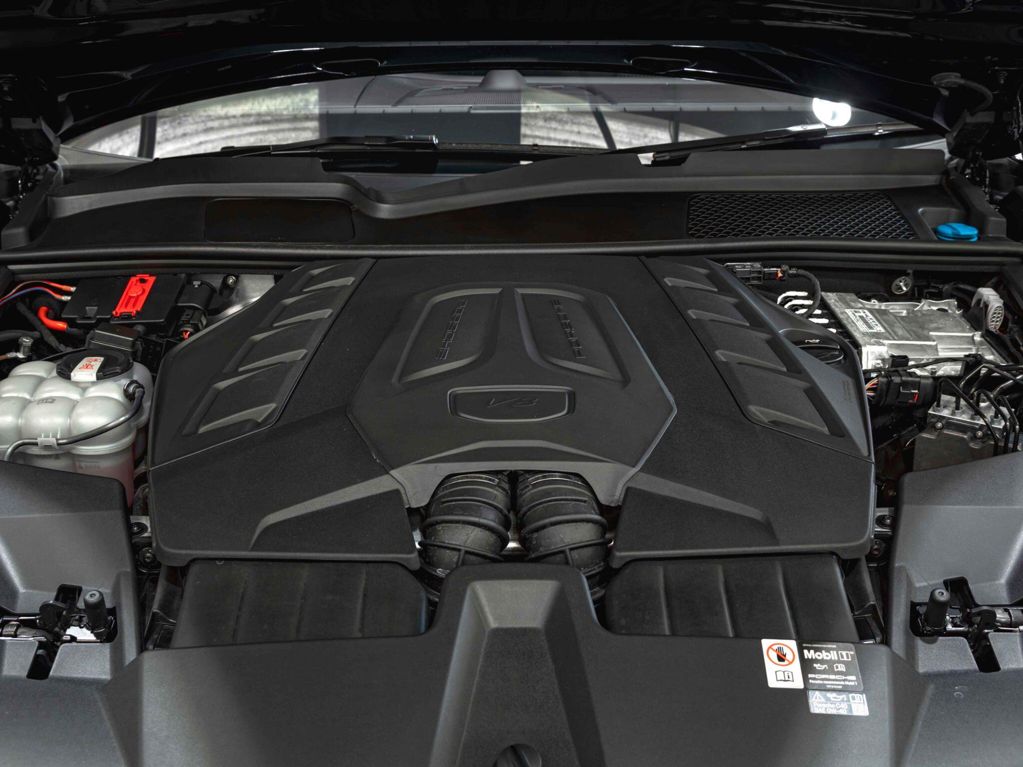 Porsche Cayenne view 15