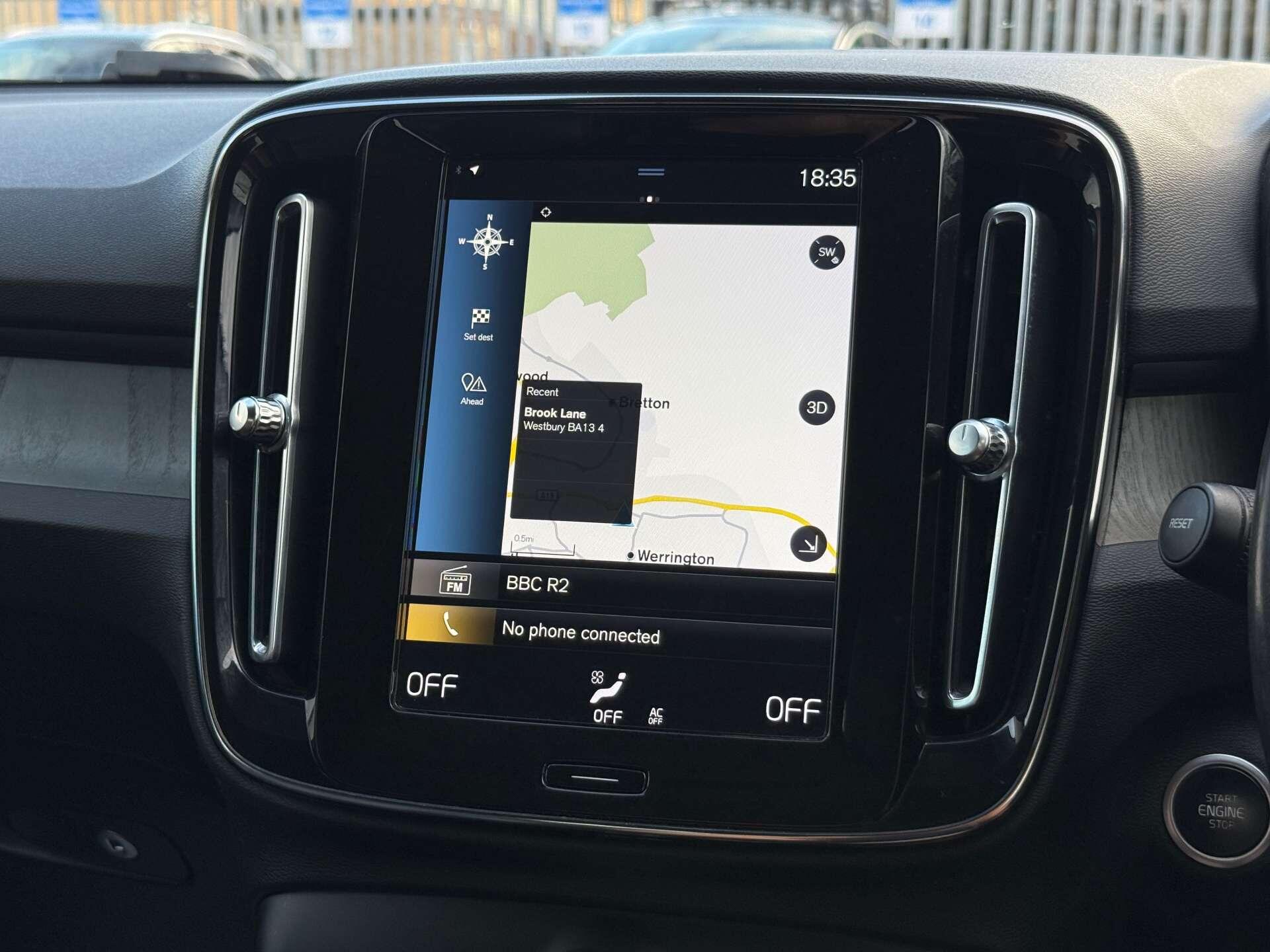 Volvo XC40 view 15