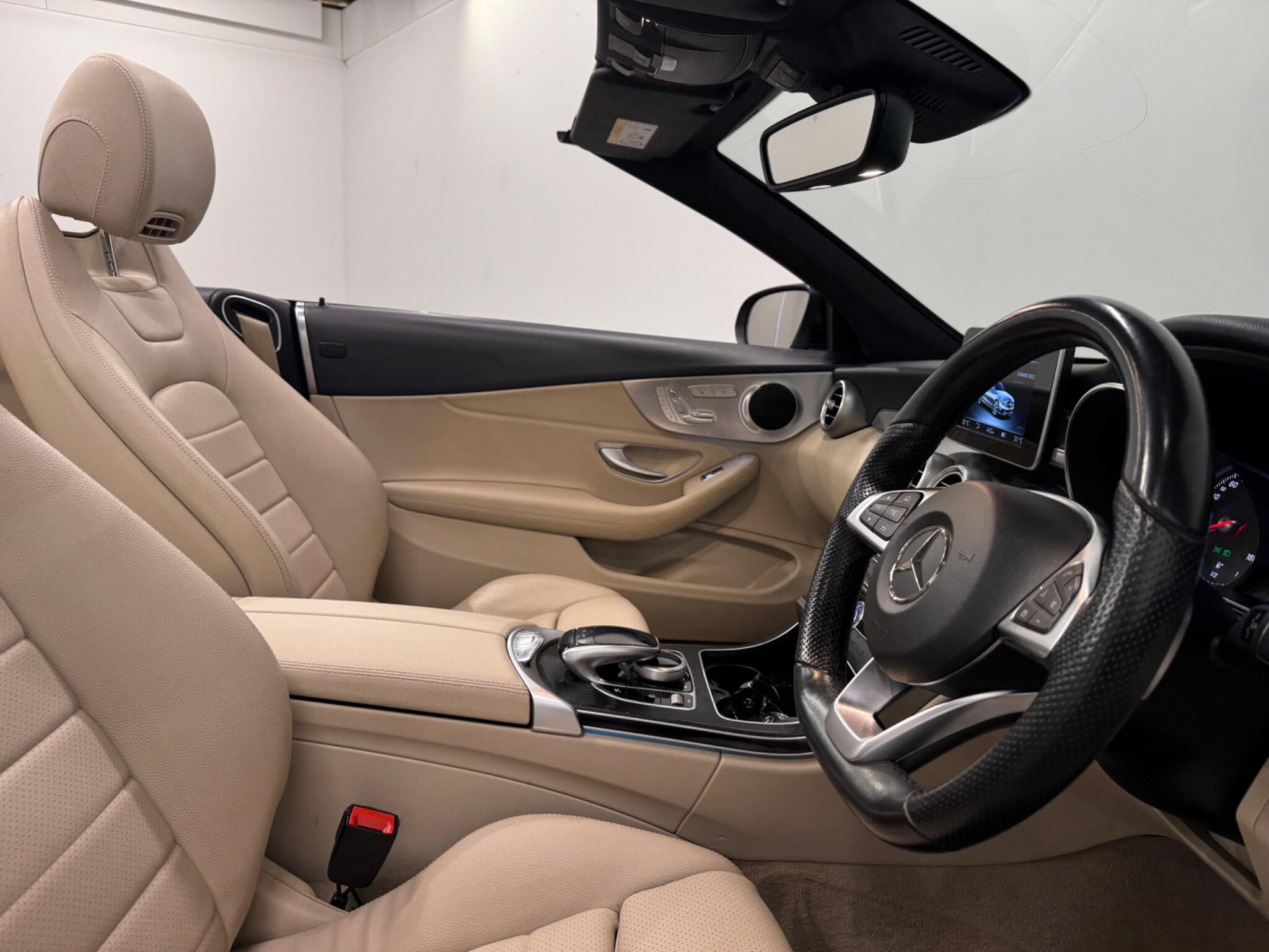 Mercedes-Benz C-Class view 13