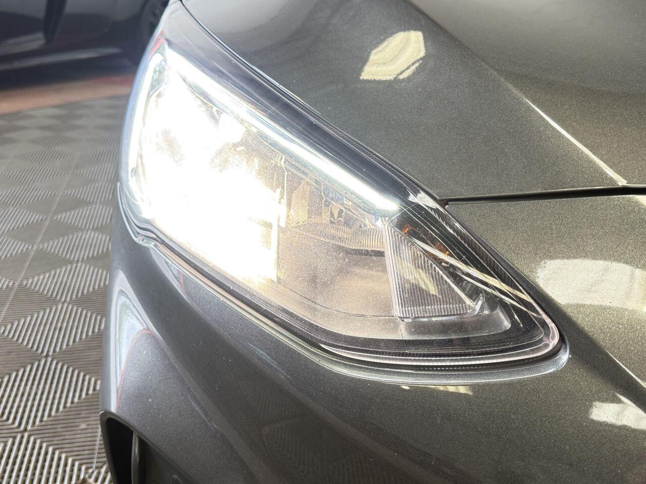 Ford Focus view 26