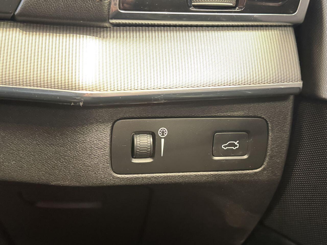 Volvo XC90 view 43