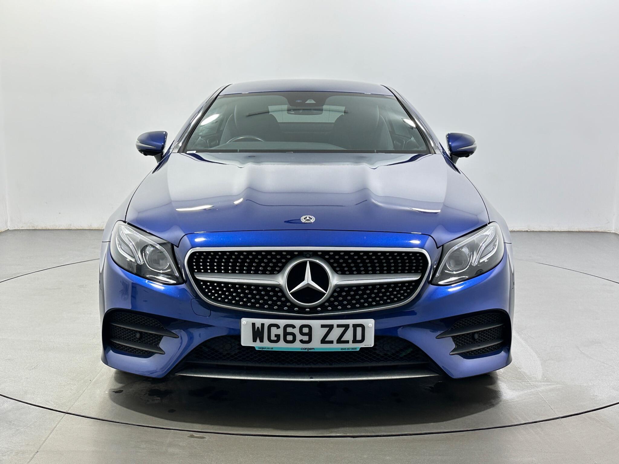 Mercedes-Benz E-Class view 3
