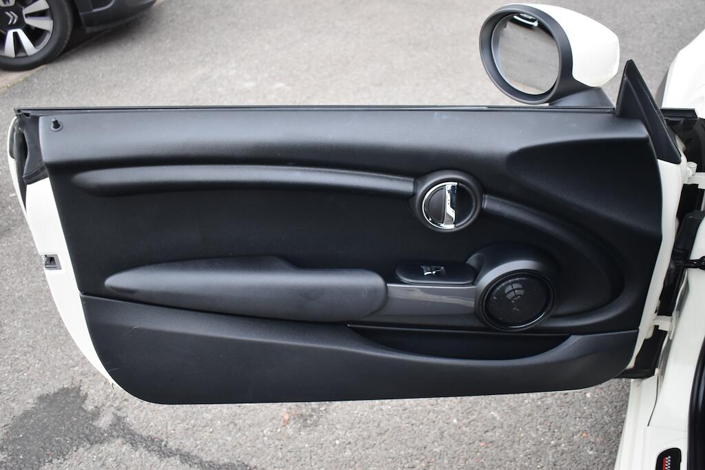 Mini Cooper view 39