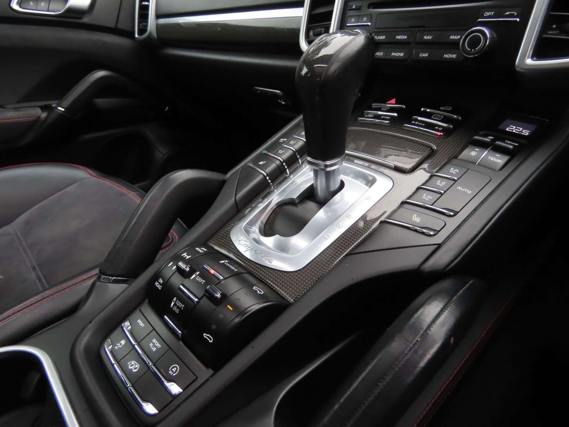Porsche Cayenne view 14