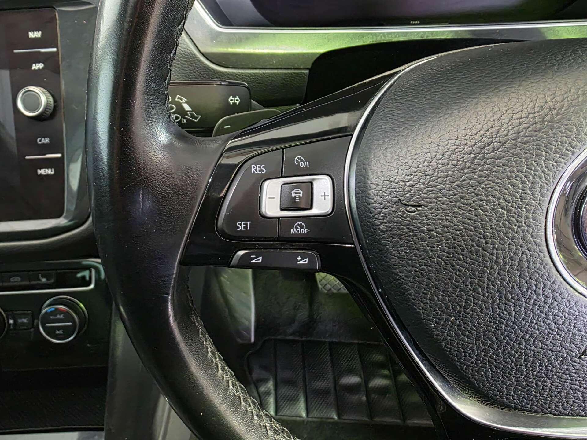 Volkswagen Tiguan view 14