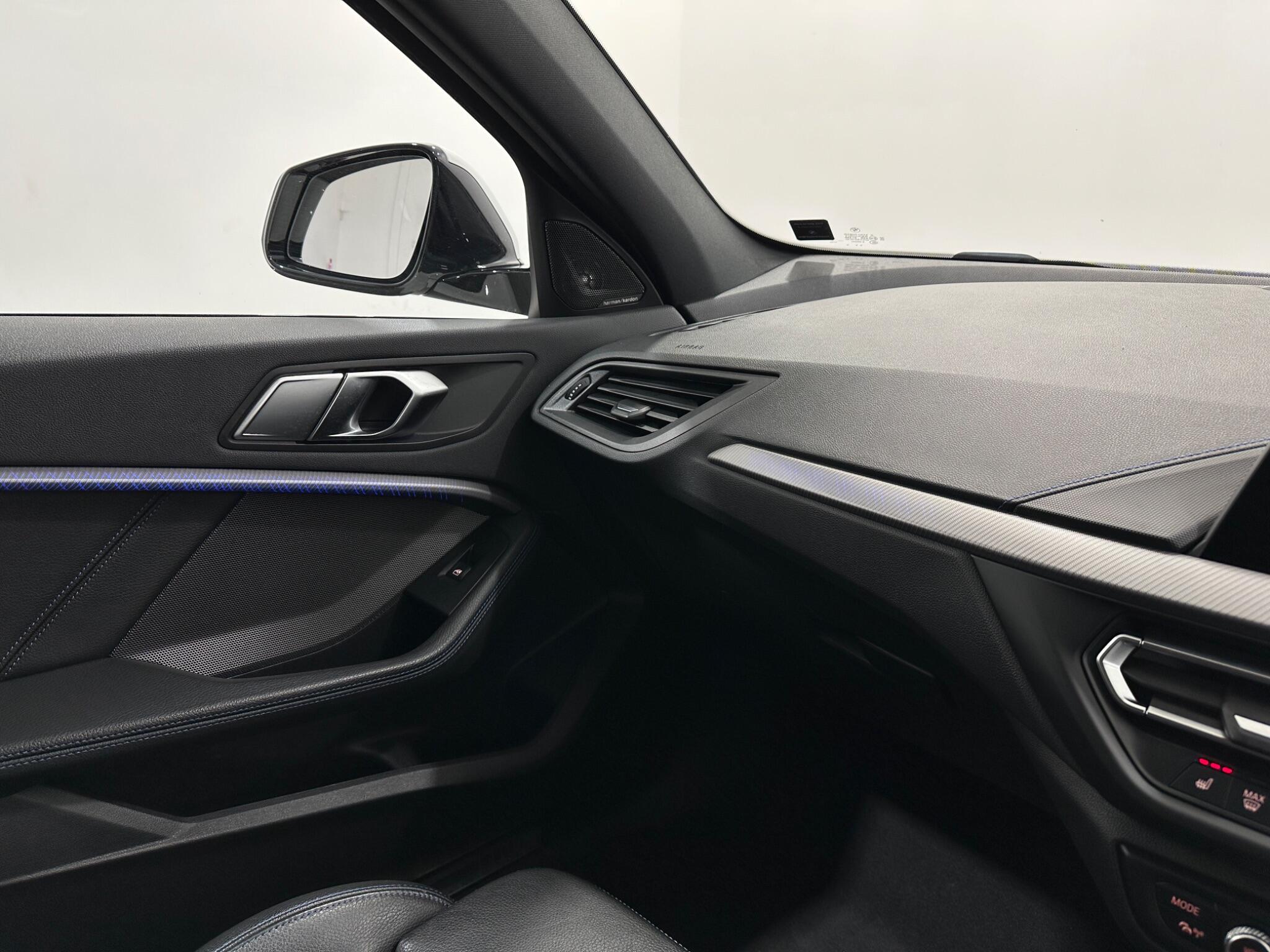 BMW 1 Series view 30