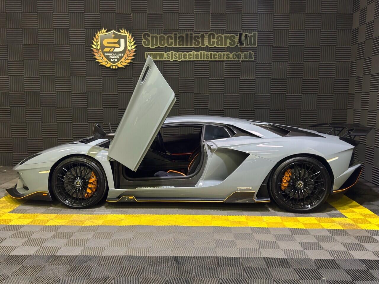 Lamborghini Aventador view 32