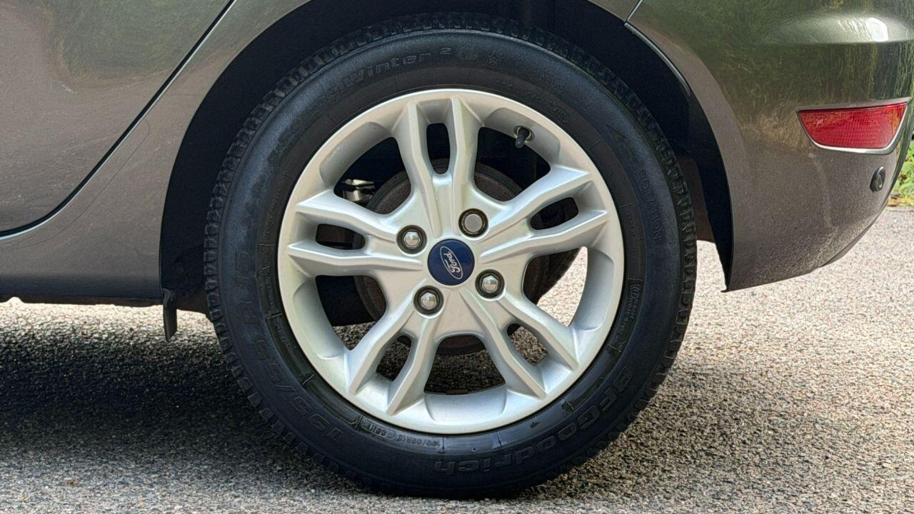 Ford Fiesta view 34