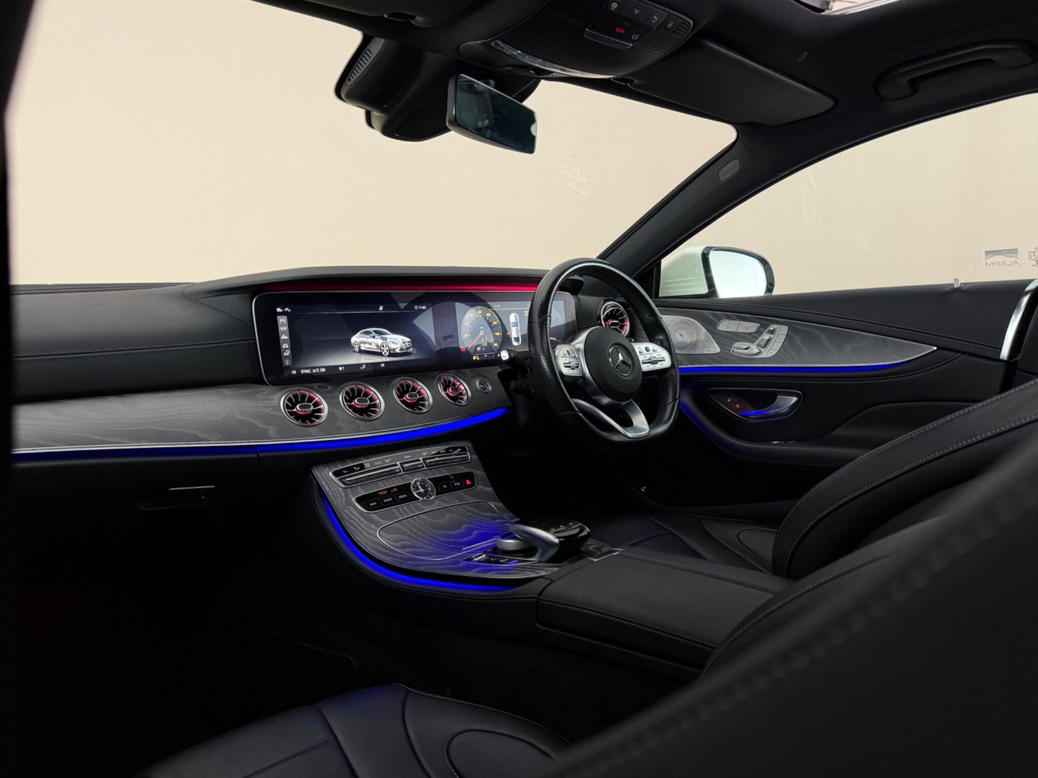 Mercedes-Benz CLS view 4