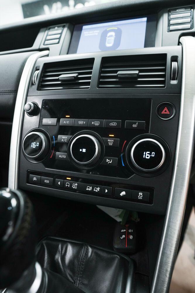 Land Rover Discovery Sport view 22