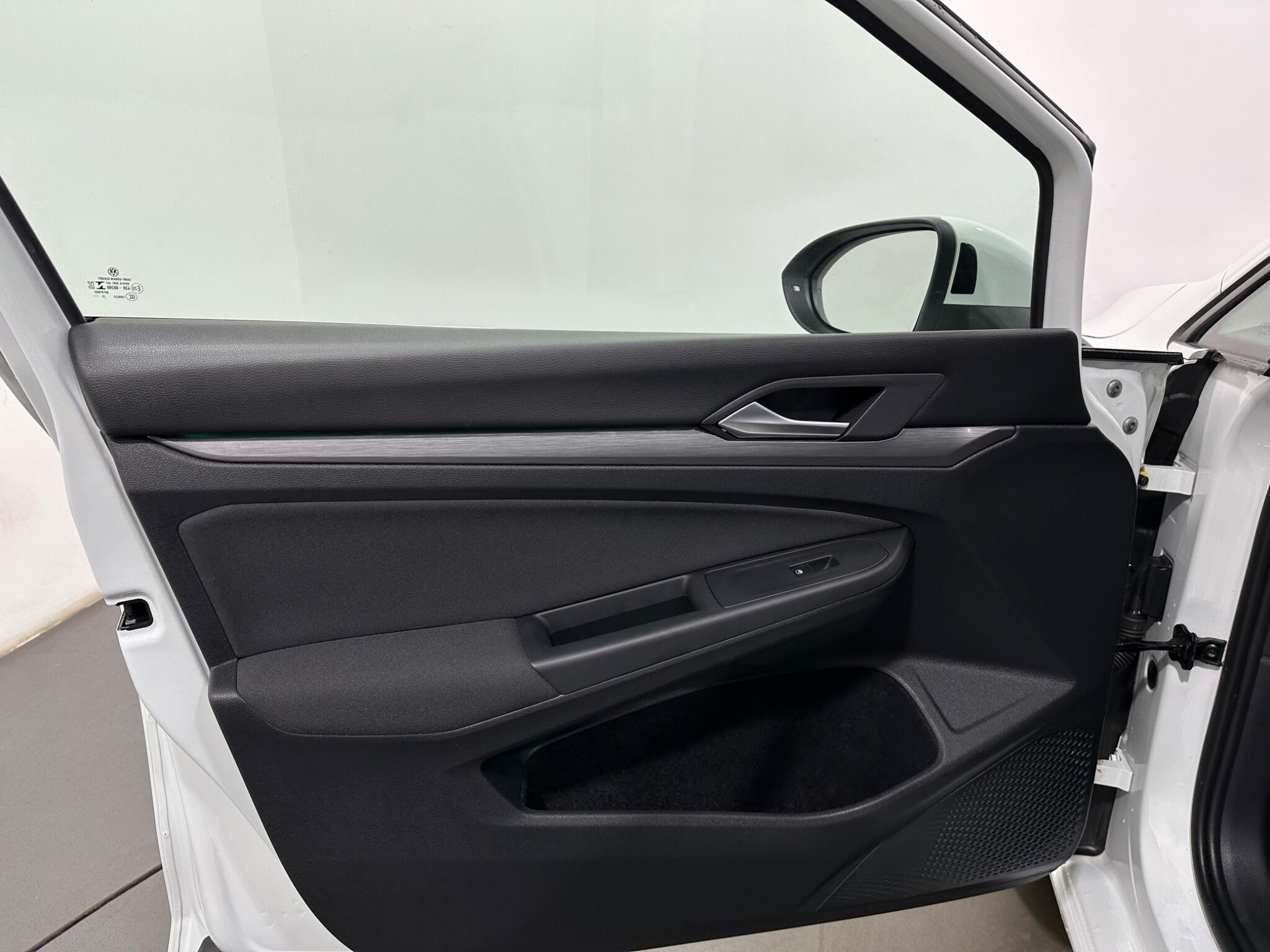 Volkswagen Golf view 37