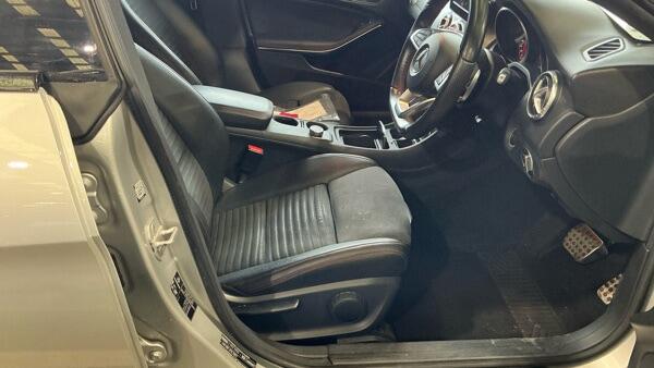 Mercedes-Benz Cla view 3
