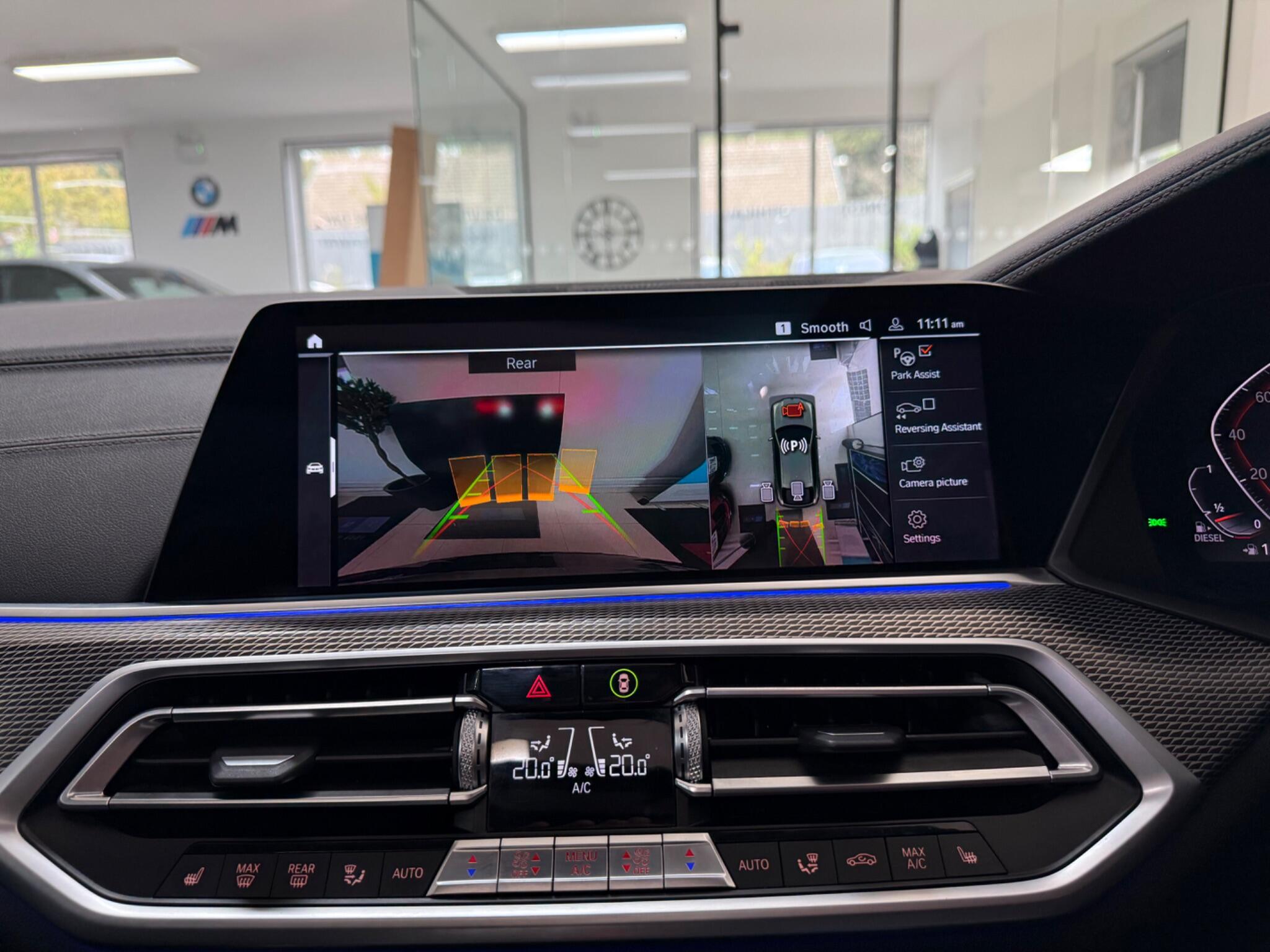 BMW X6 view 16