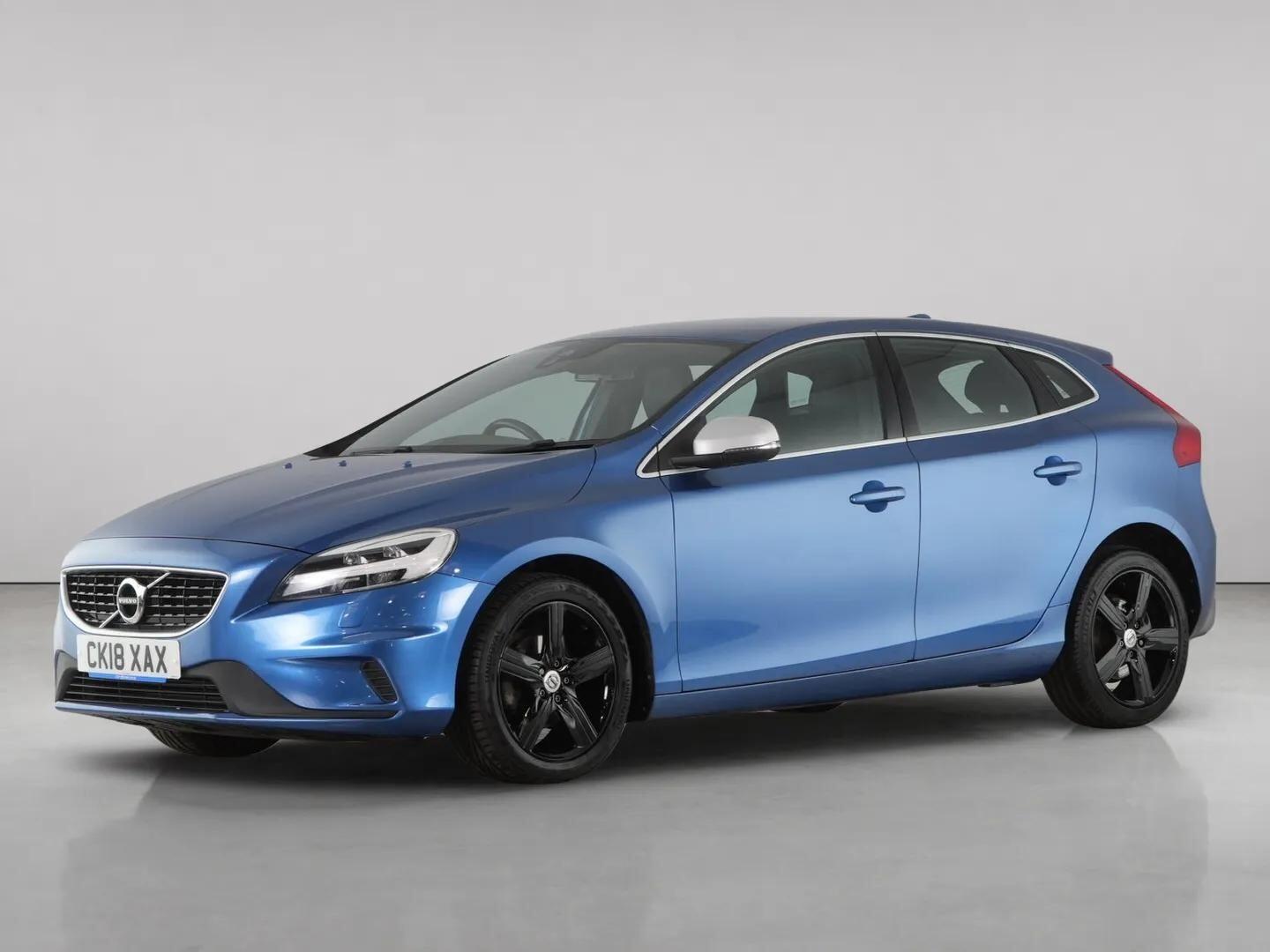 Volvo V40 view 2