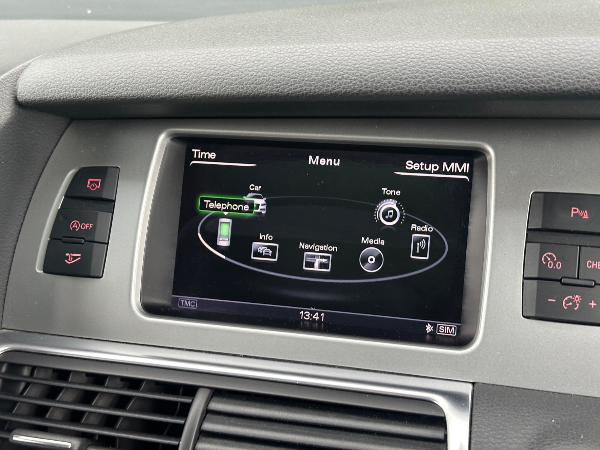 Audi Q7 view 42