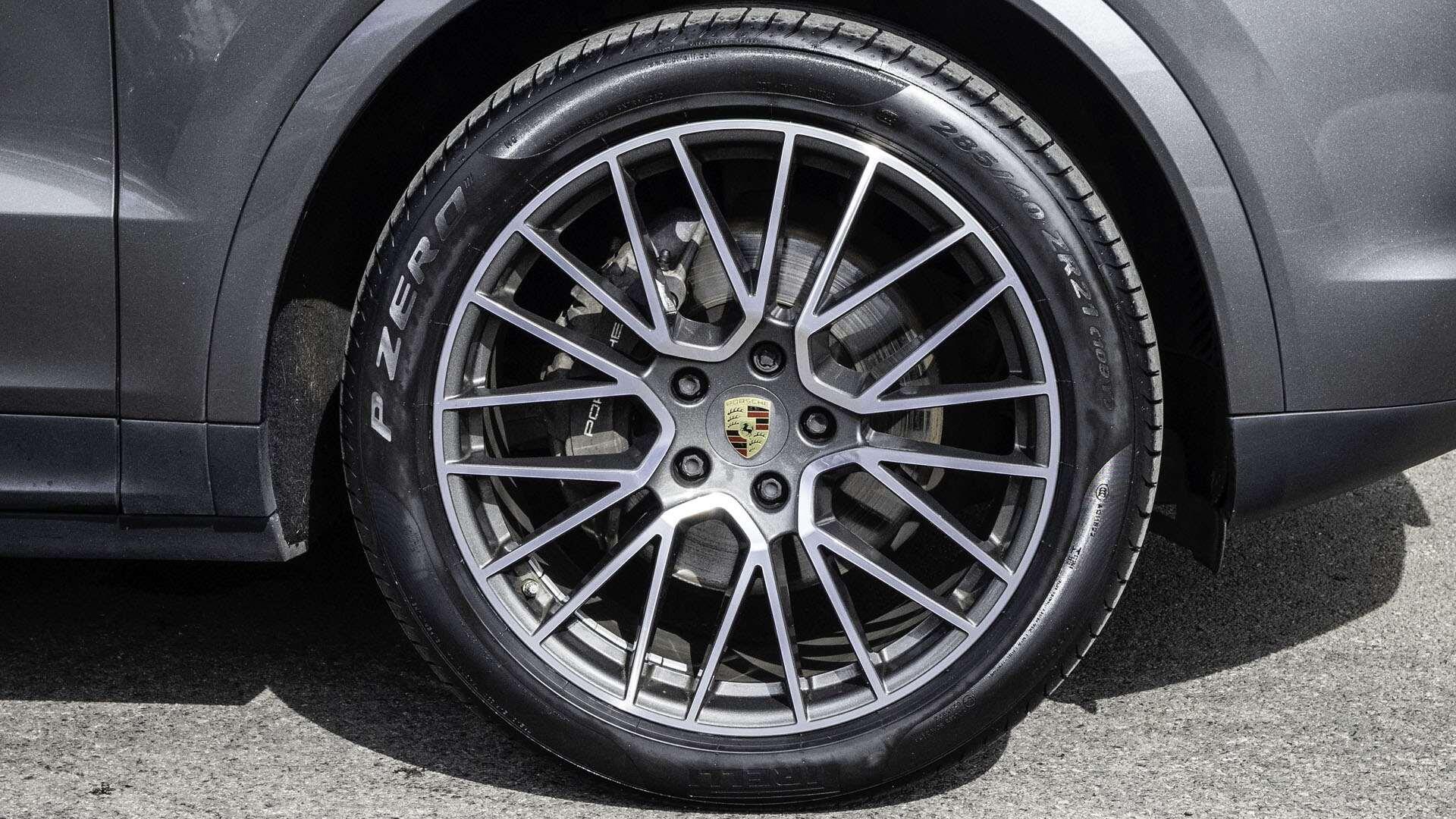 Porsche Cayenne view 6