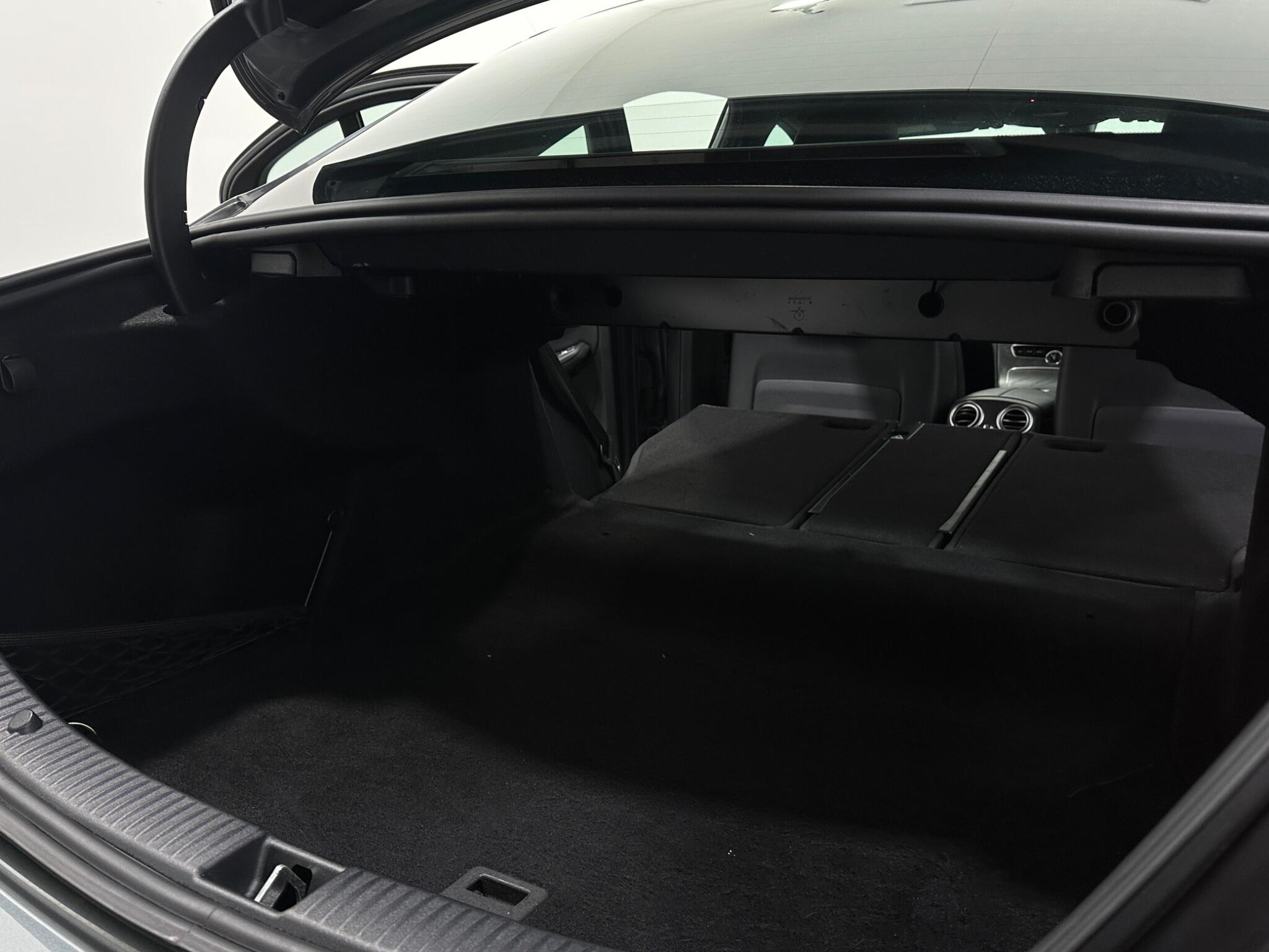 Mercedes-Benz C-Class view 43