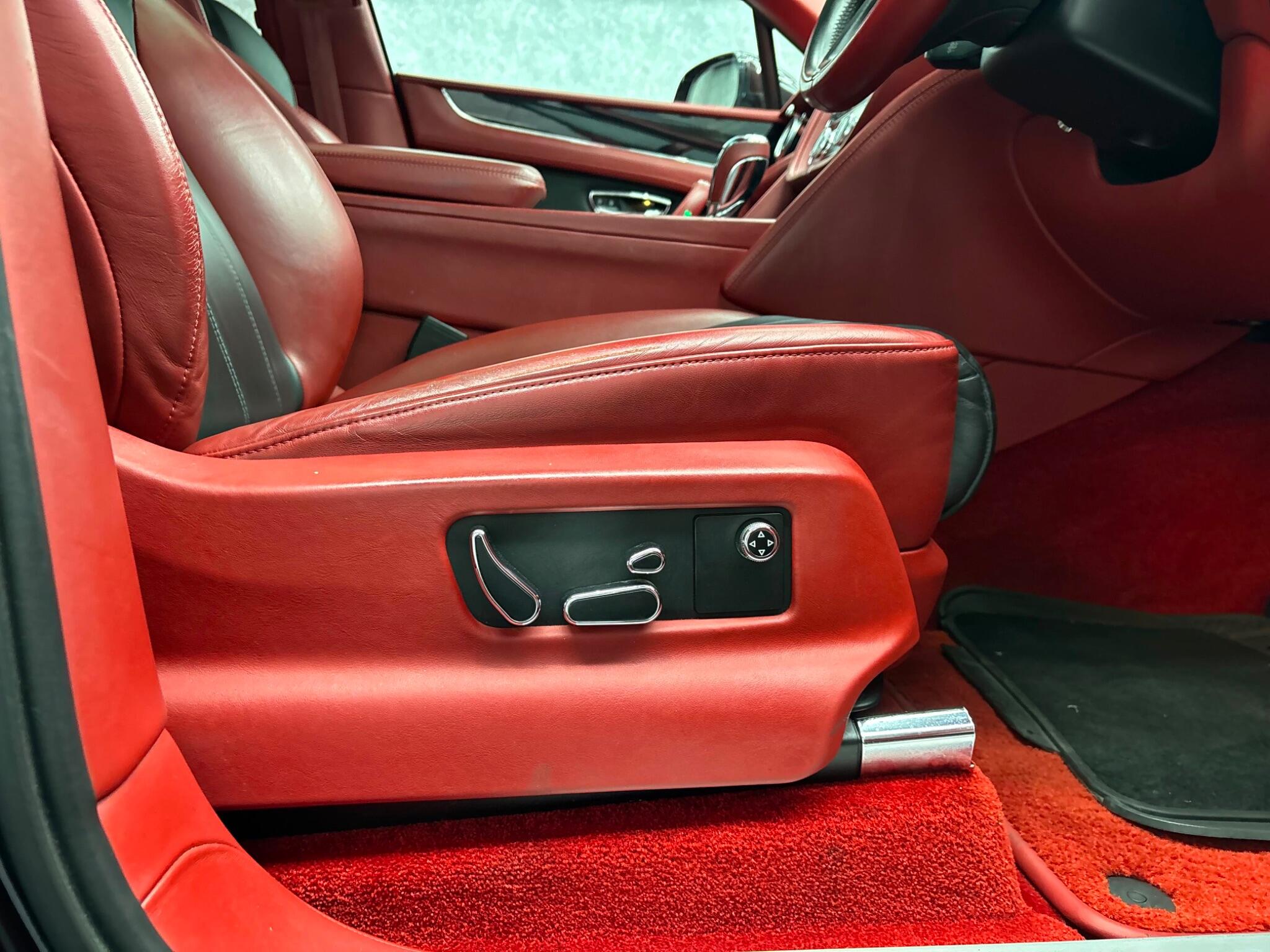 Bentley Bentayga view 38