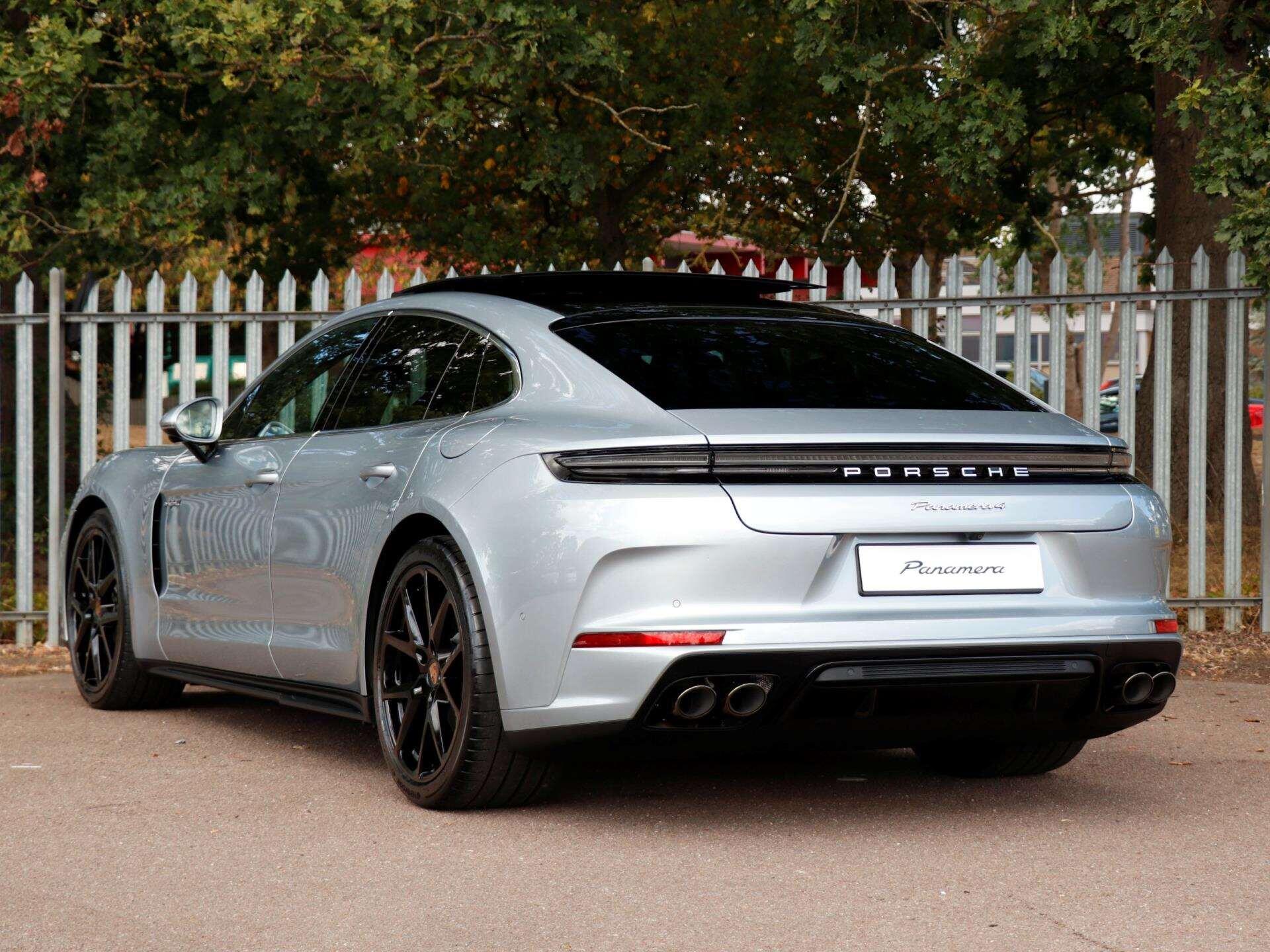 Porsche Panamera view 37