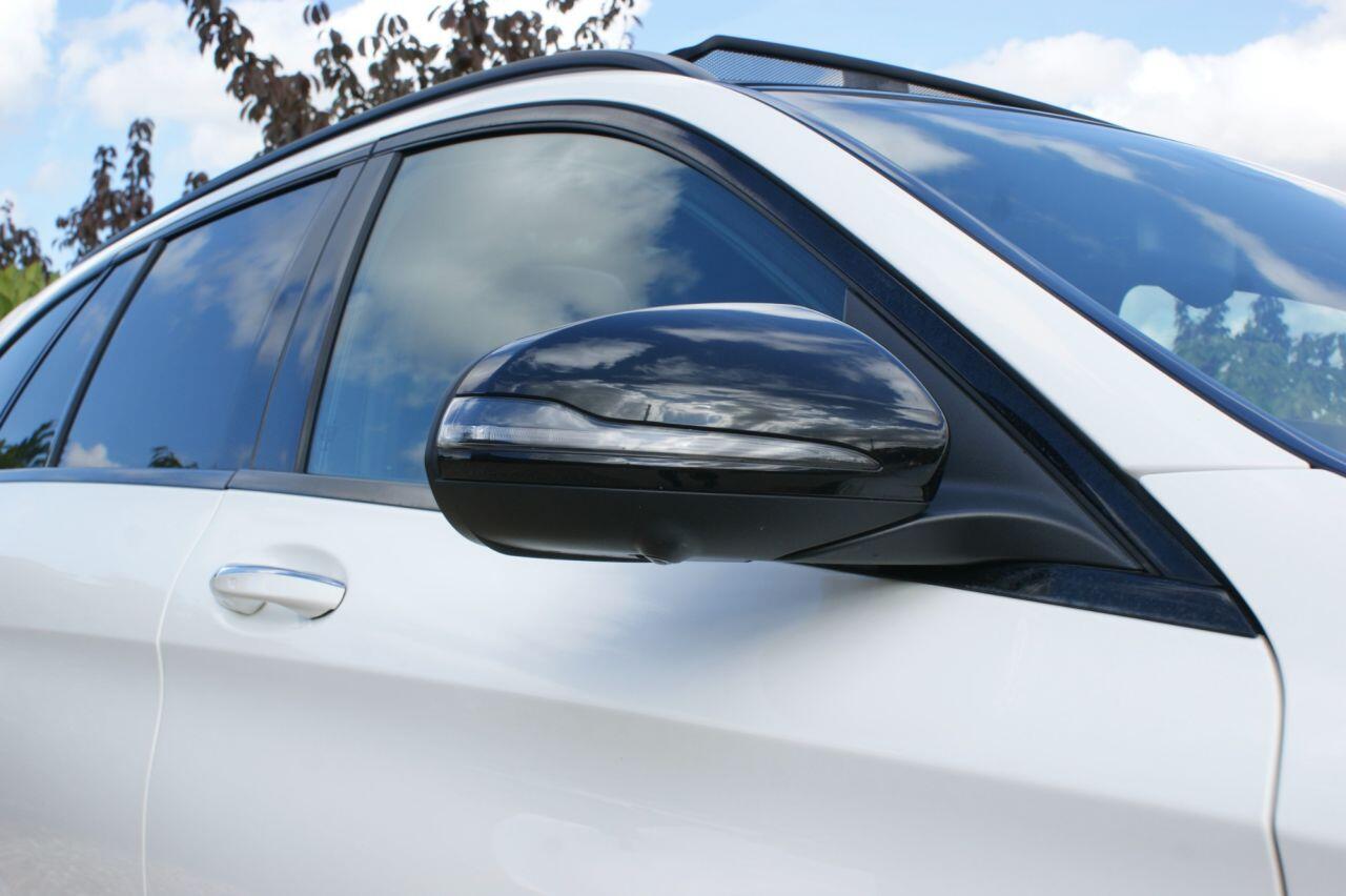 Mercedes-Benz C Class view 12