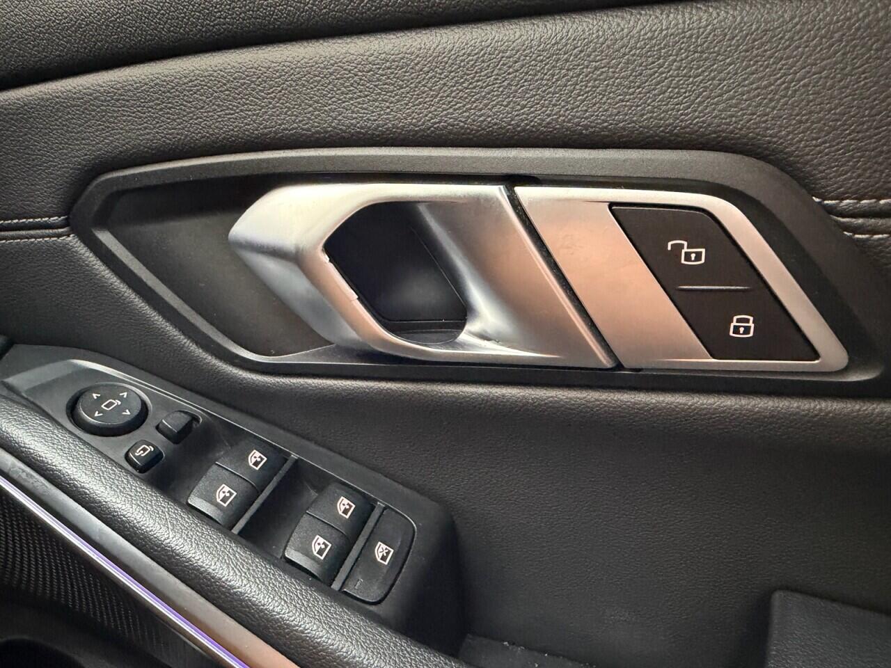 BMW 3 Series view 37
