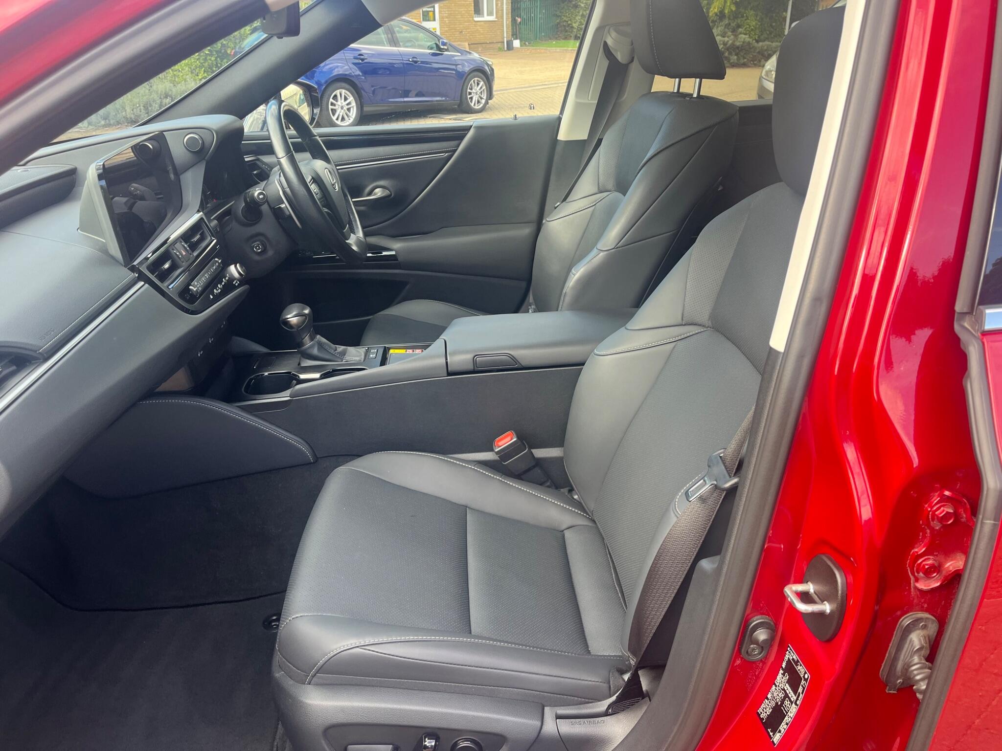 Lexus ES view 52
