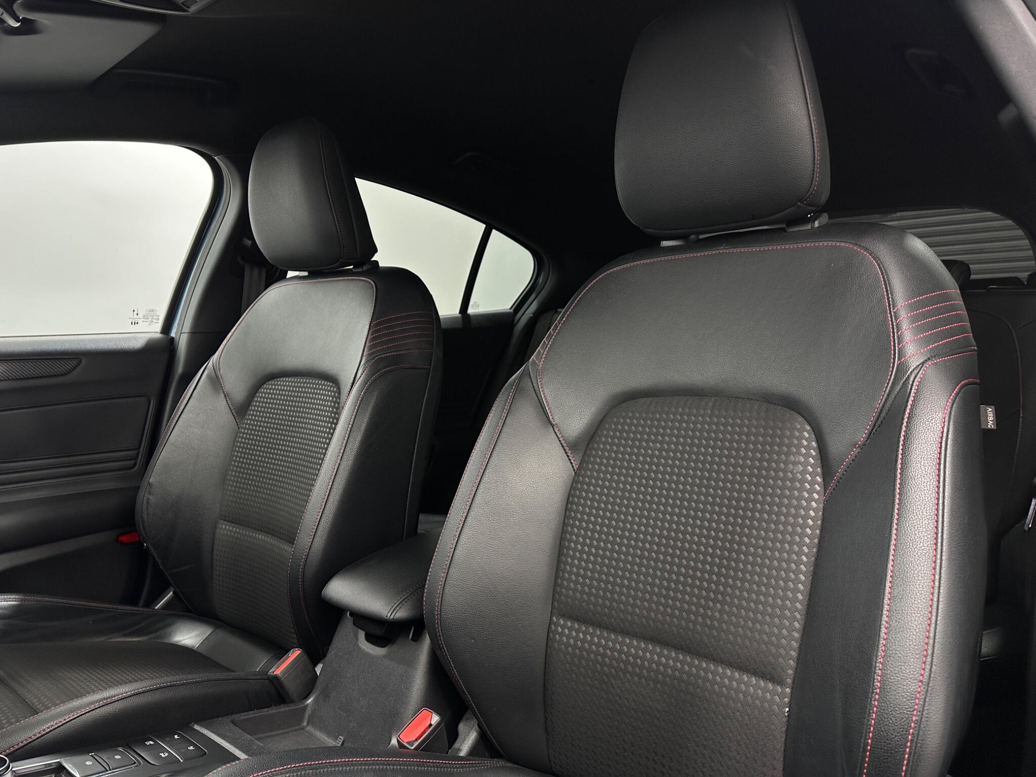 Ford Focus view 37