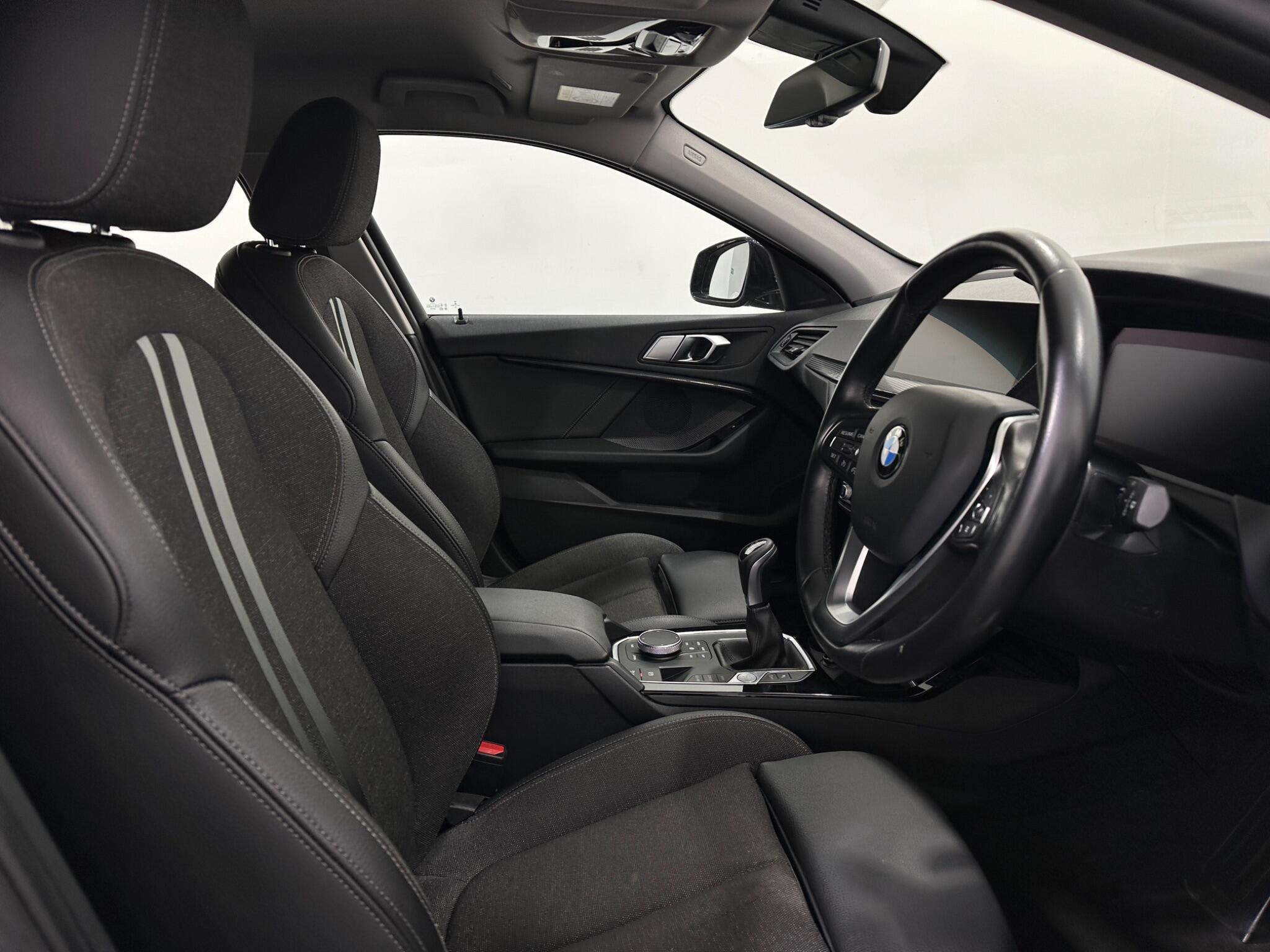 BMW 1 Series view 33