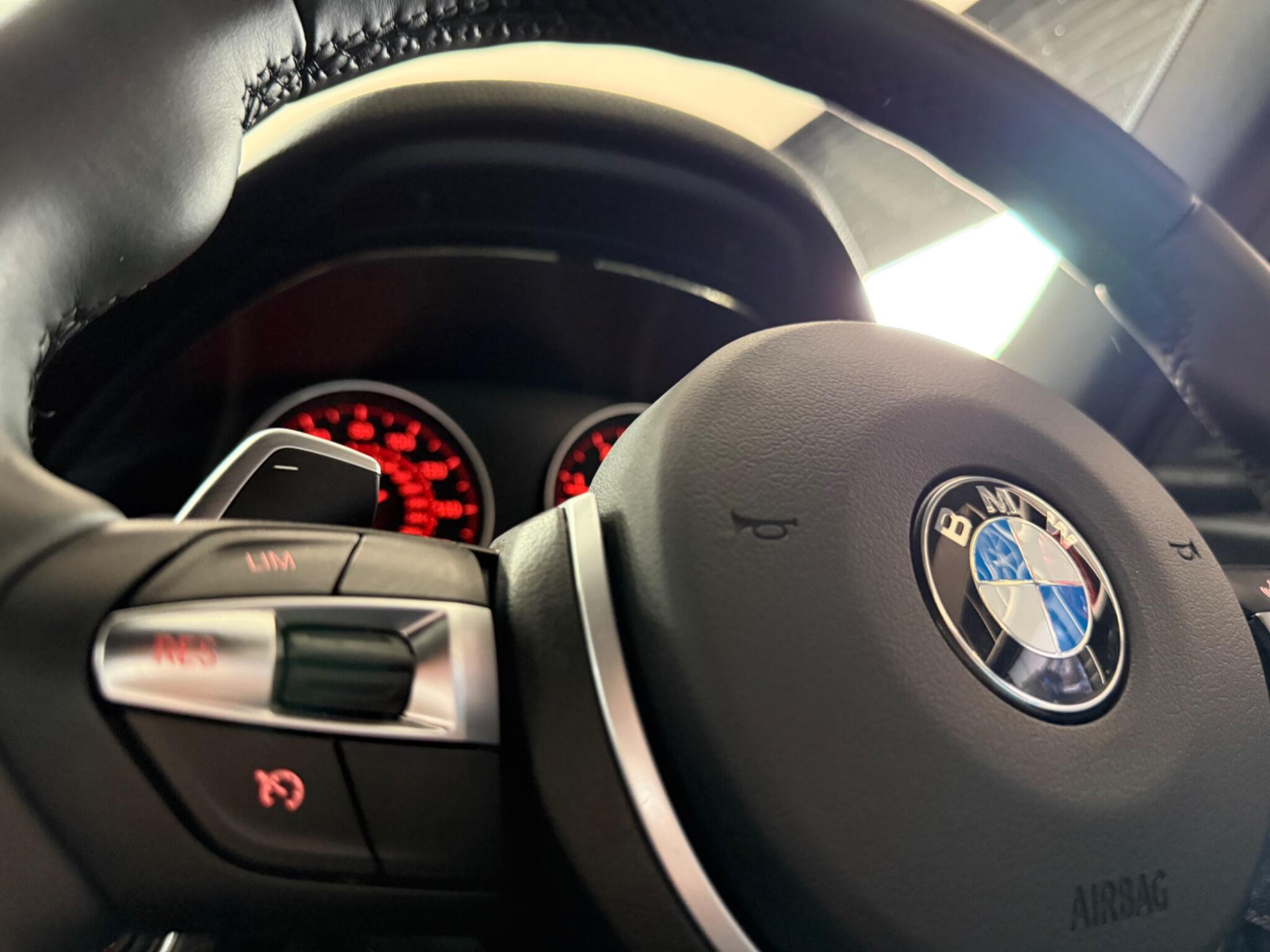 BMW 3 Series view 20