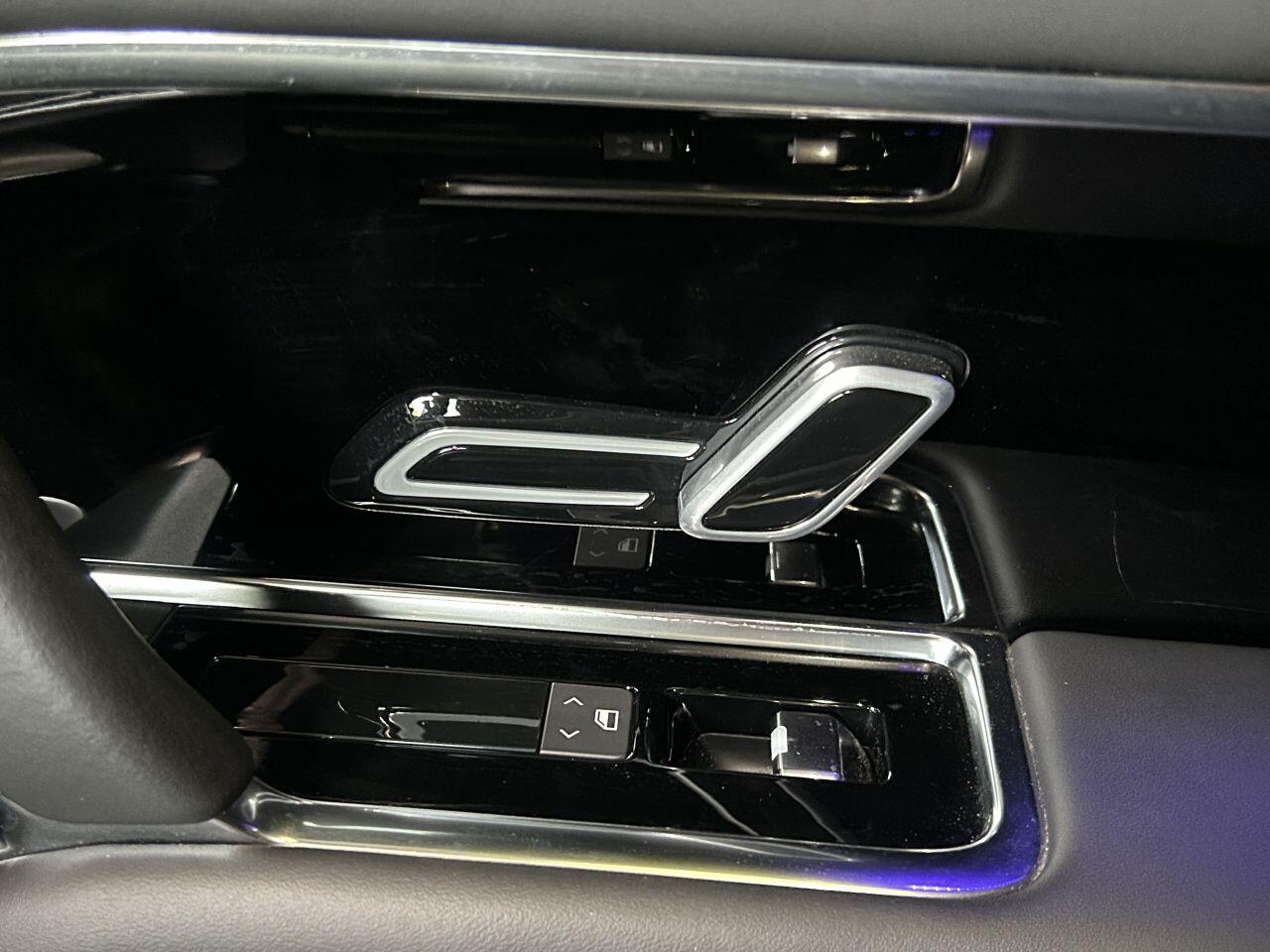 Land Rover Range Rover view 43