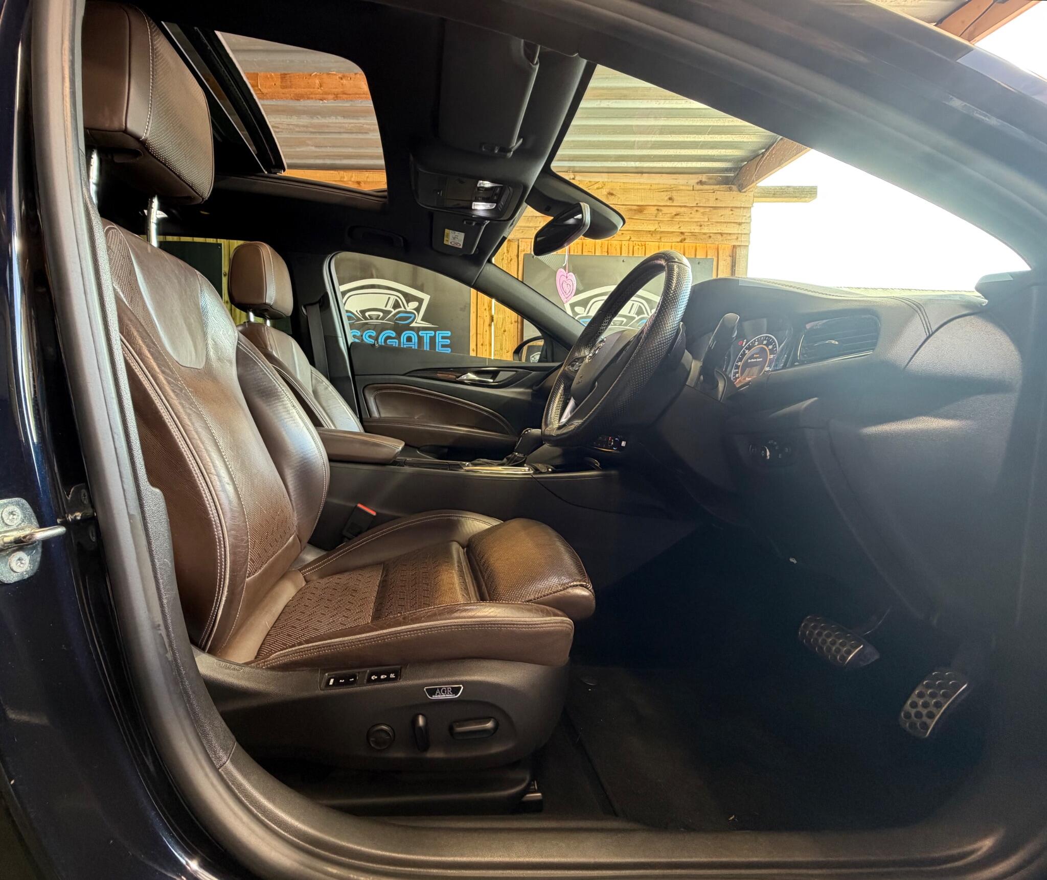 Vauxhall Insignia view 19