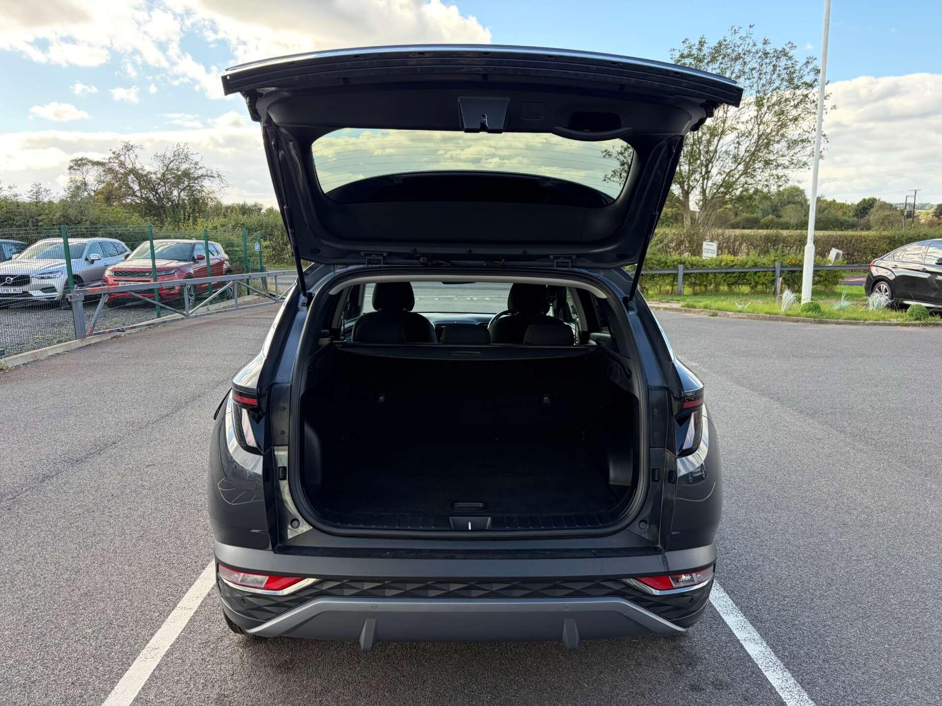 Hyundai Tucson view 24