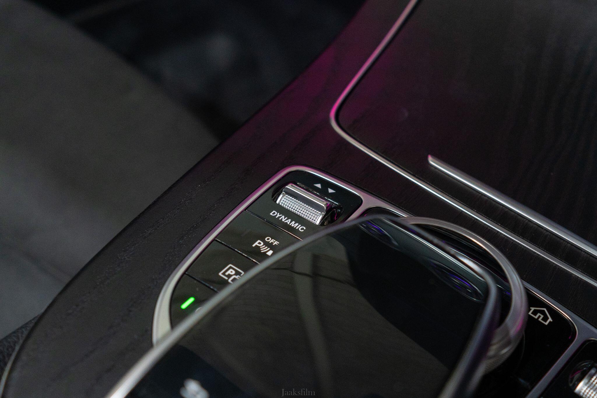 Mercedes-Benz E-Class view 29