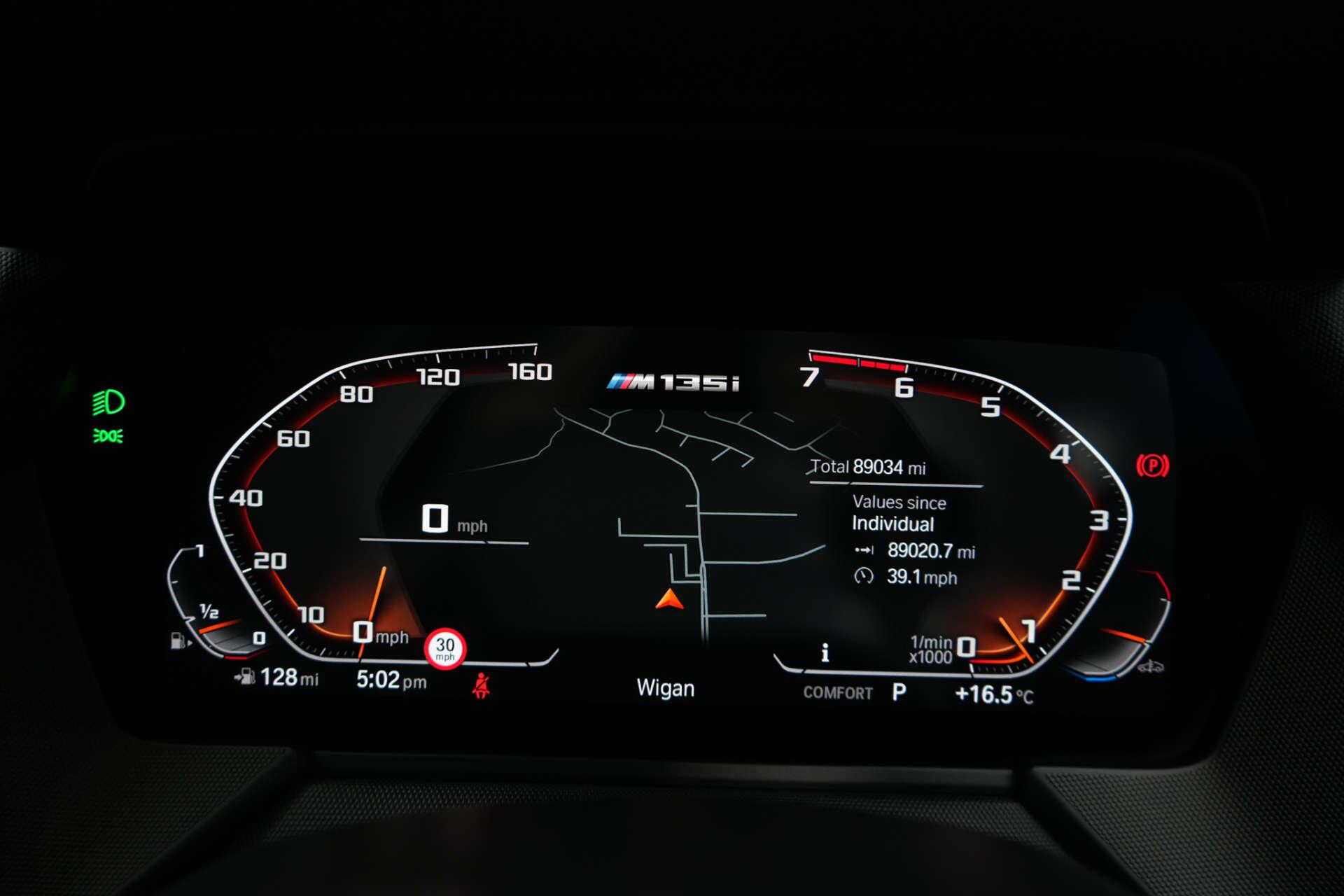 BMW 1 Series view 44