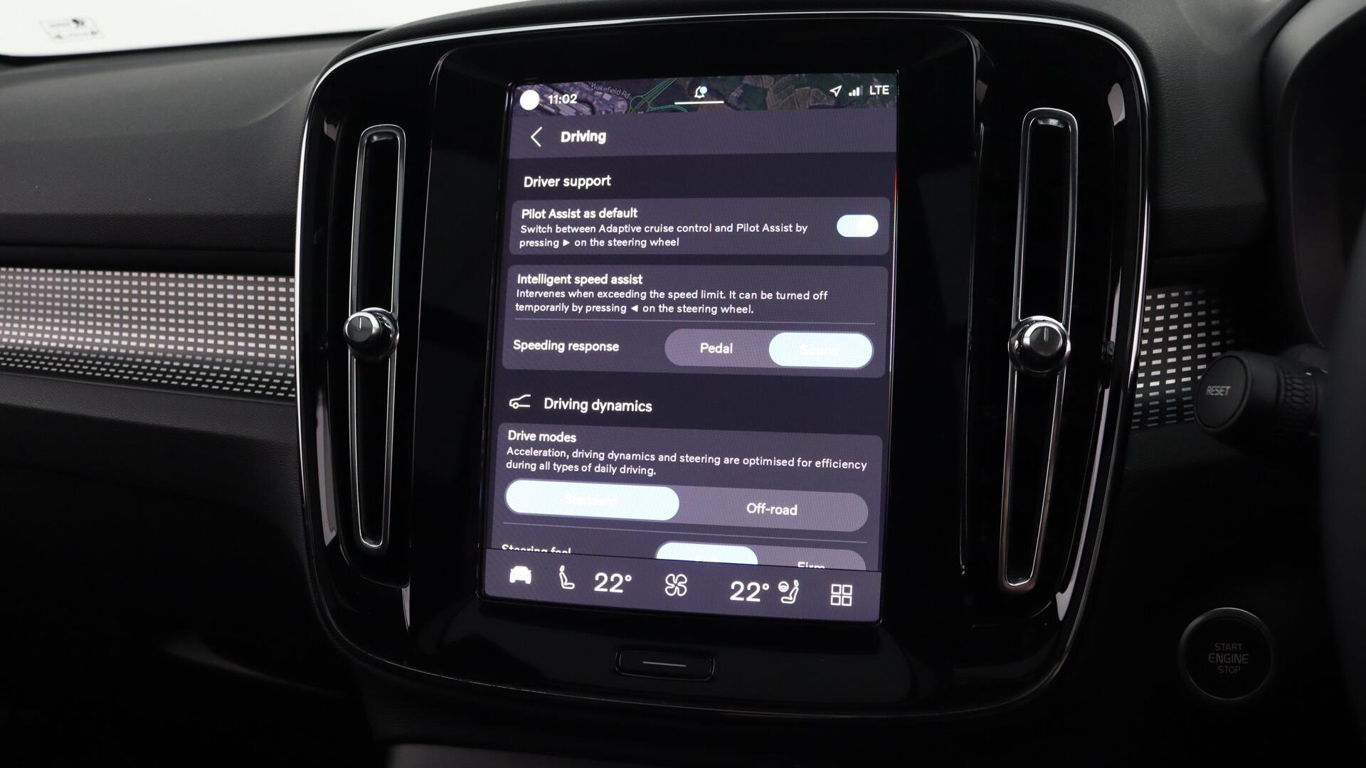 Volvo XC40 view 40
