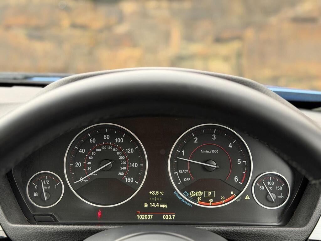 BMW 3 Series view 26