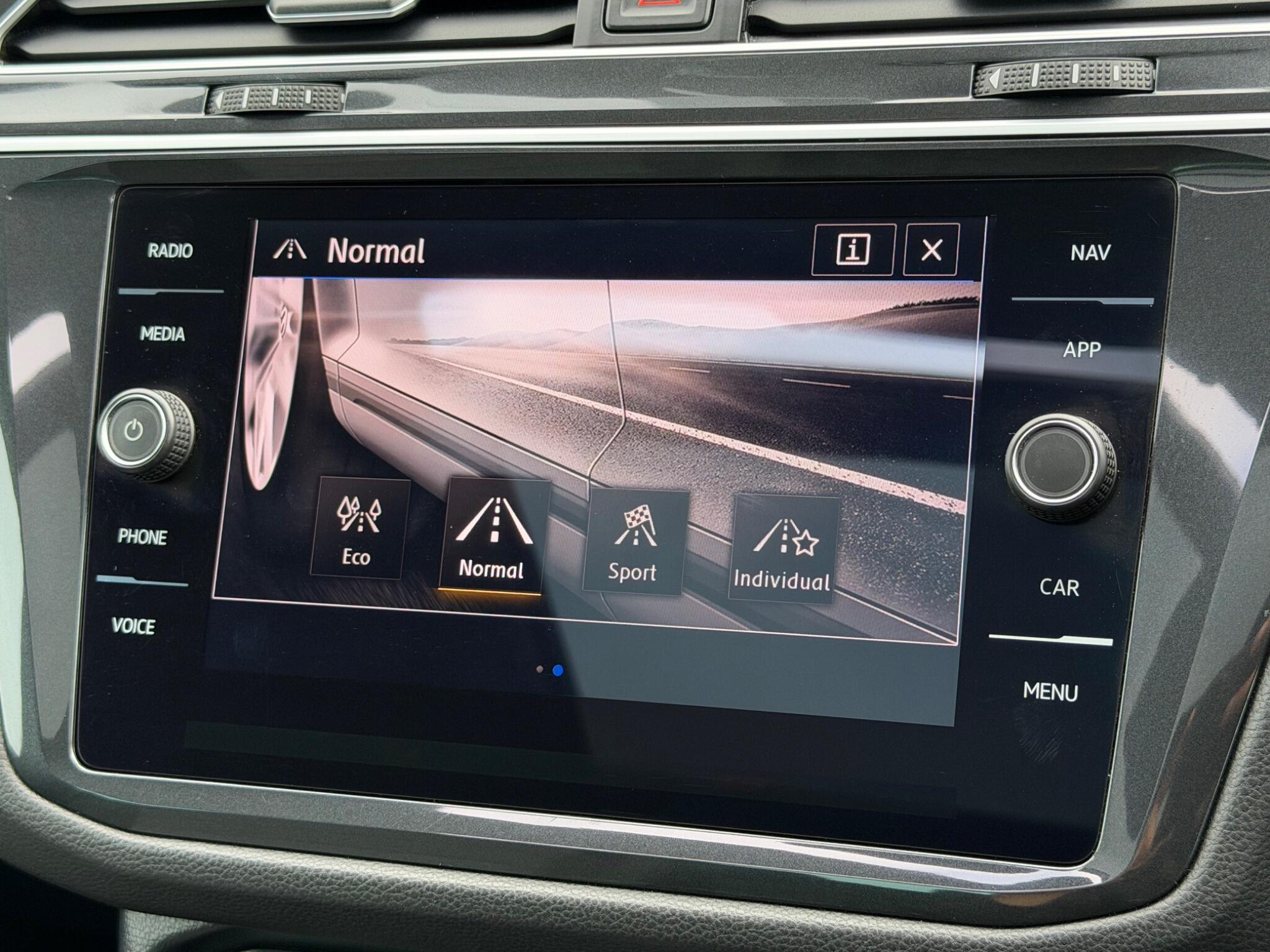 Volkswagen Tiguan view 40