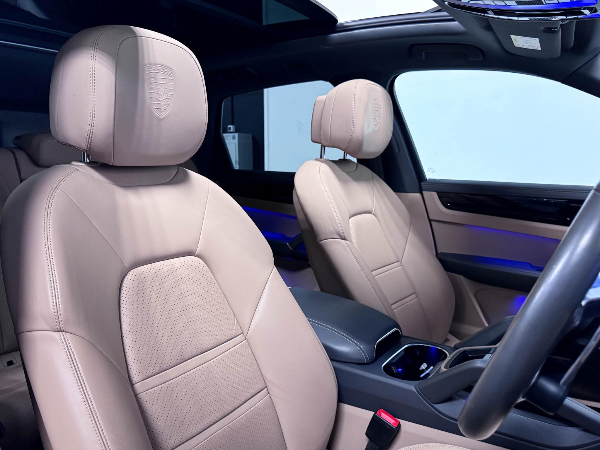 Porsche Cayenne view 37