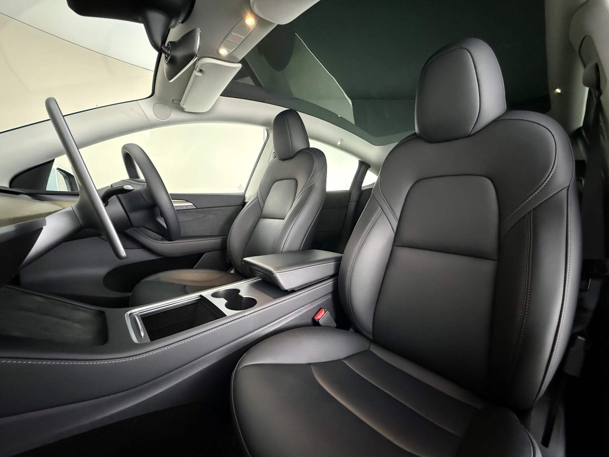 Tesla Model Y view 35
