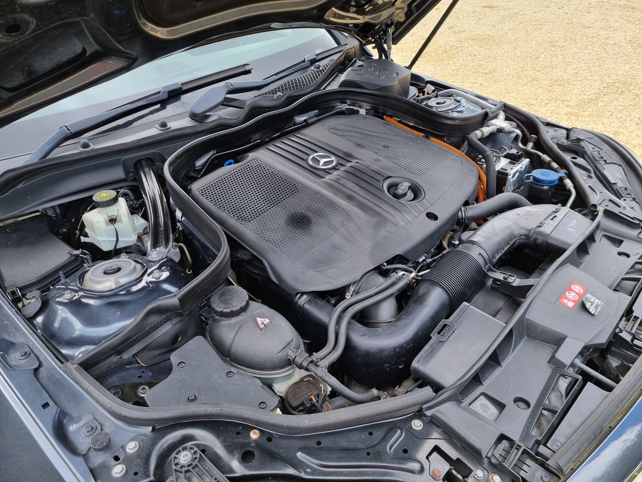 Mercedes-Benz E Class view 70