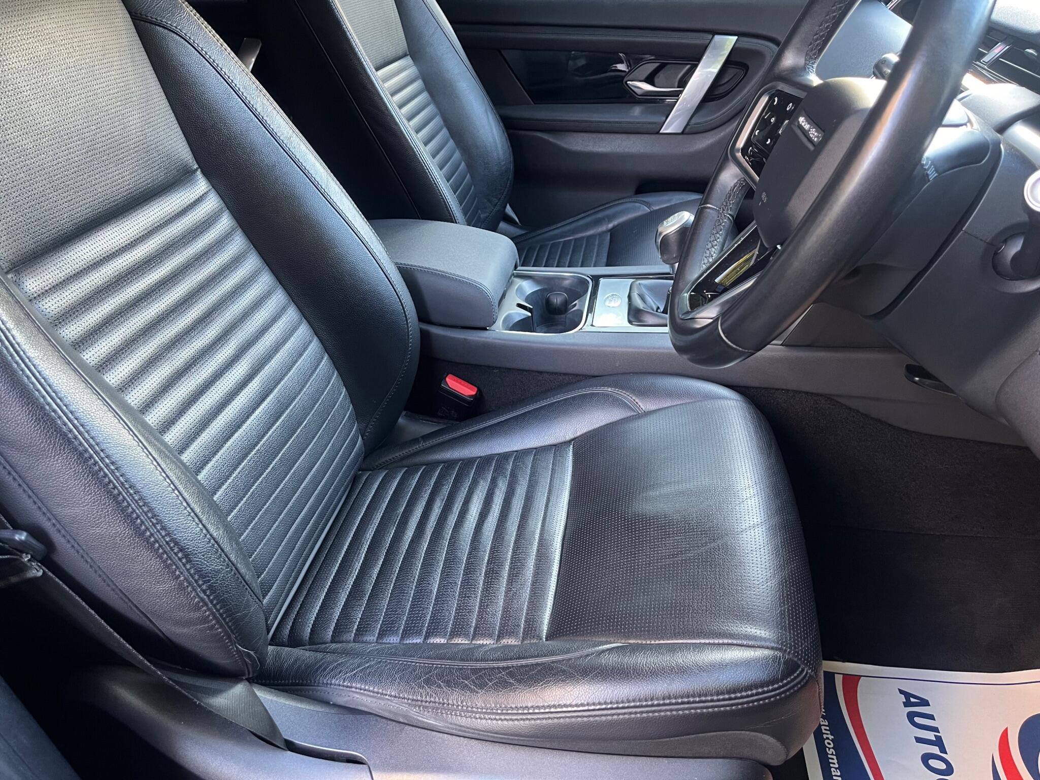 Land Rover Discovery Sport view 25