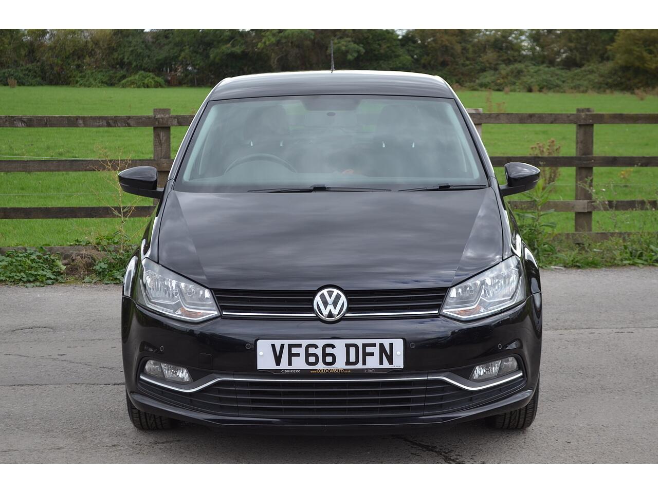 Volkswagen Polo view 4