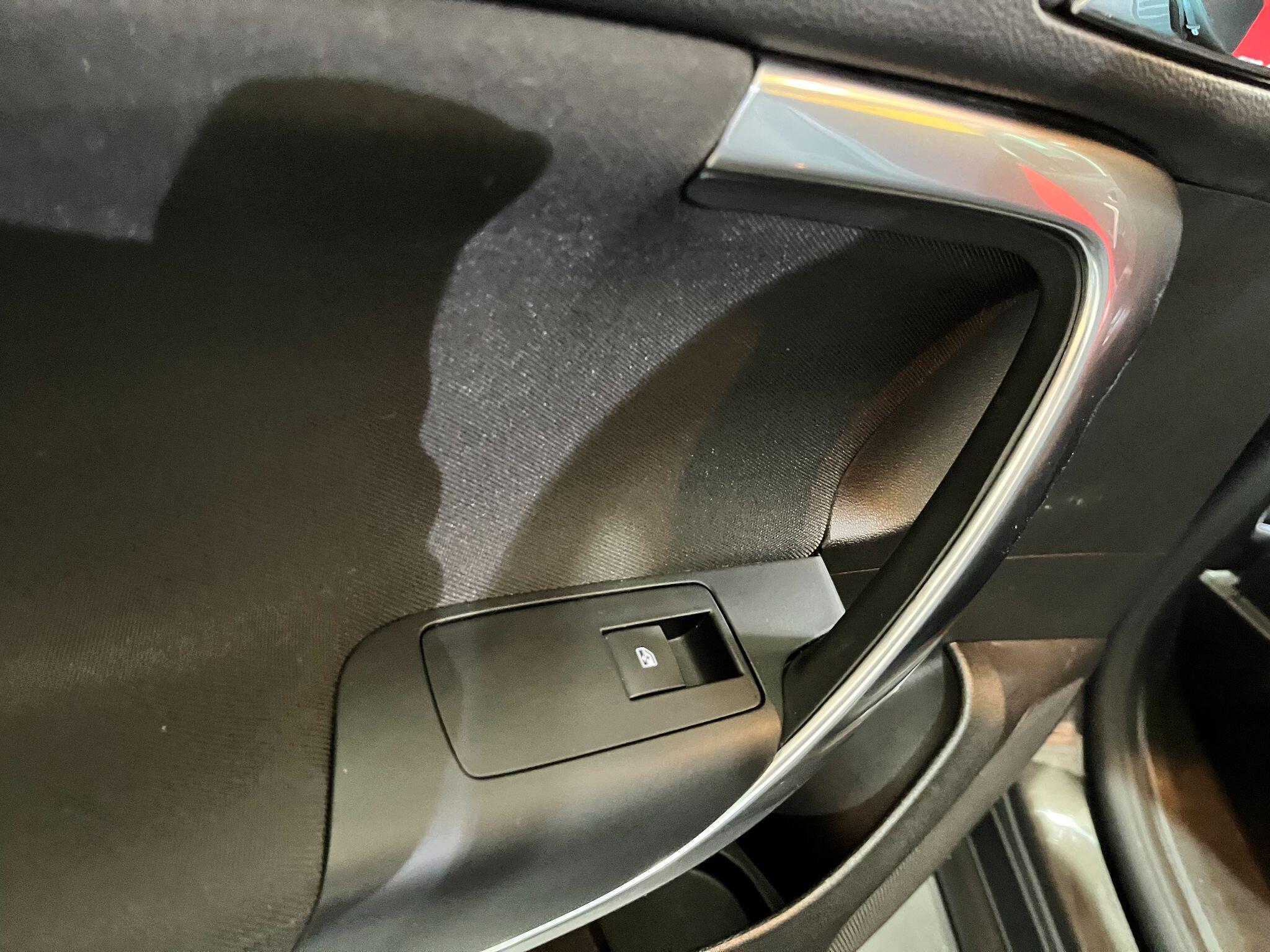 Vauxhall Insignia view 36
