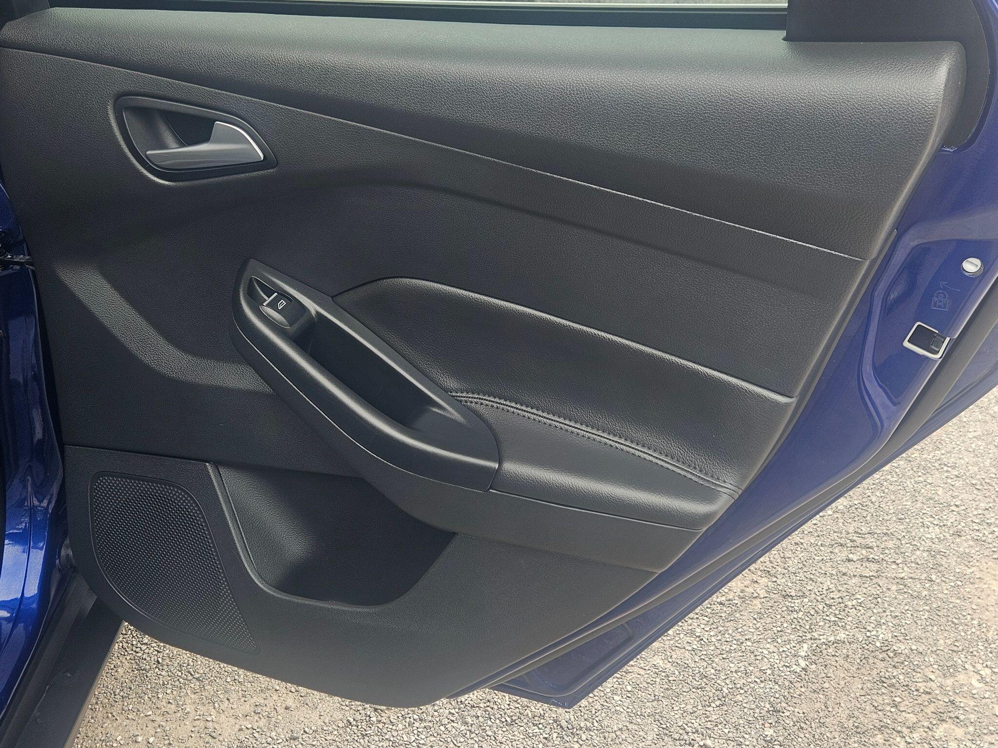 2017 Ford Focus image 51