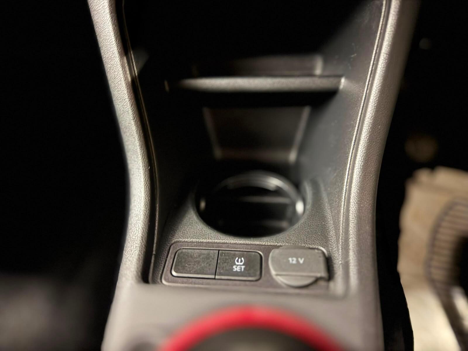 Volkswagen Up! view 23