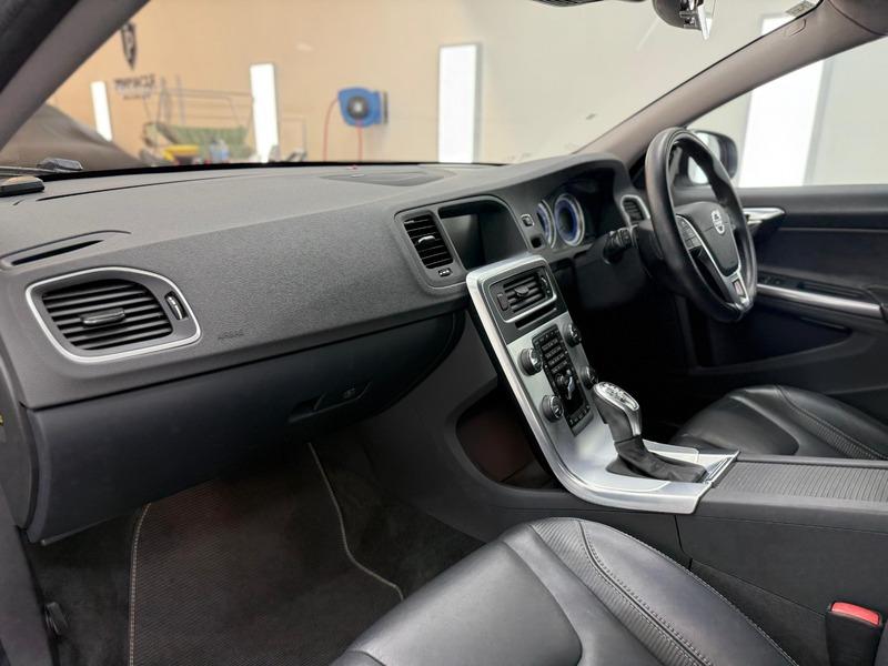 2013 Volvo V60 image 18