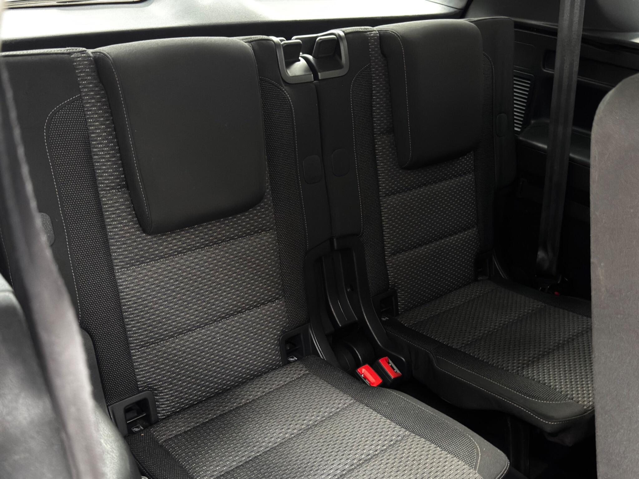 Volkswagen Touran view 58